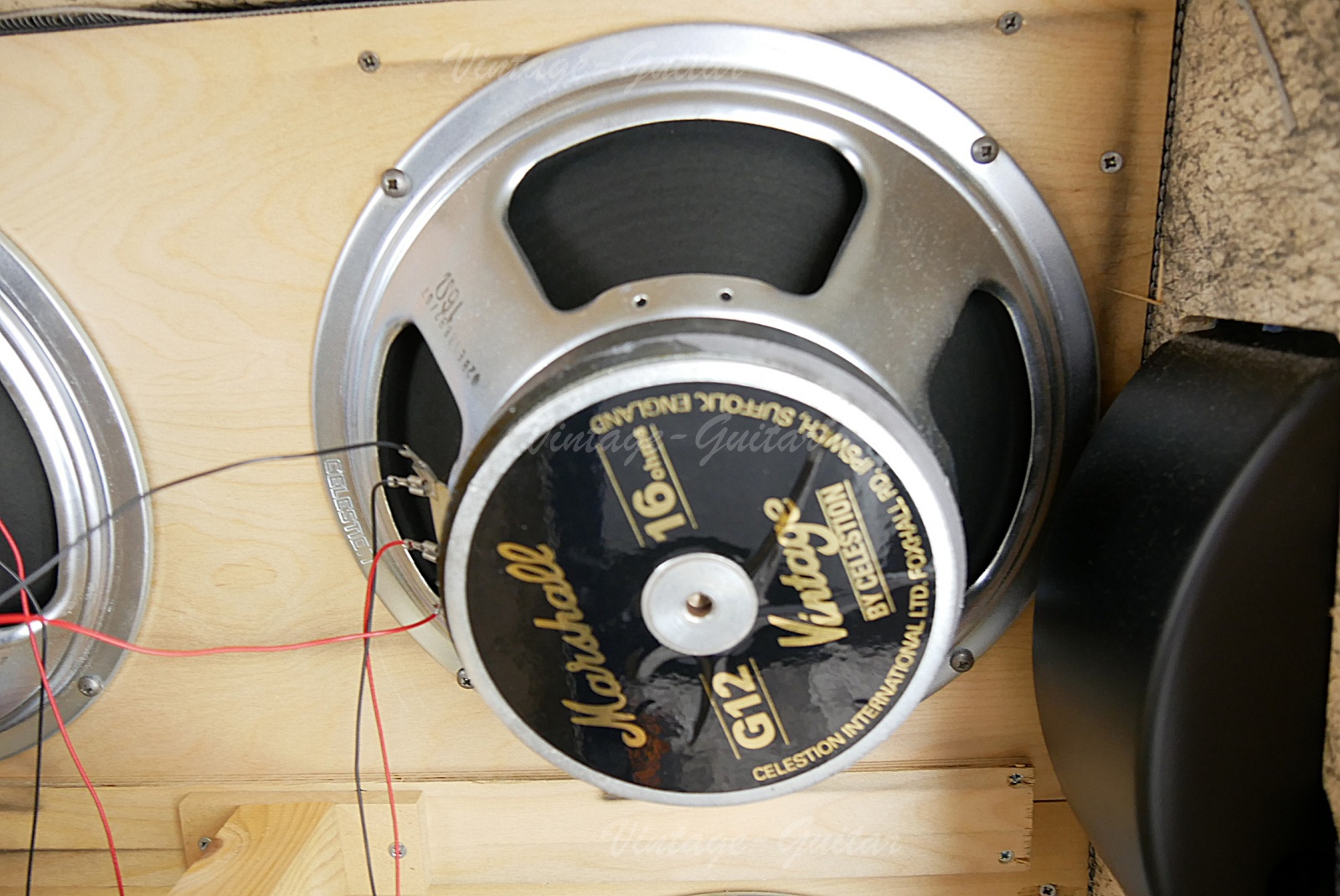 Marshall-1960AV-412-celestion-g12-75-blue-010.jpg