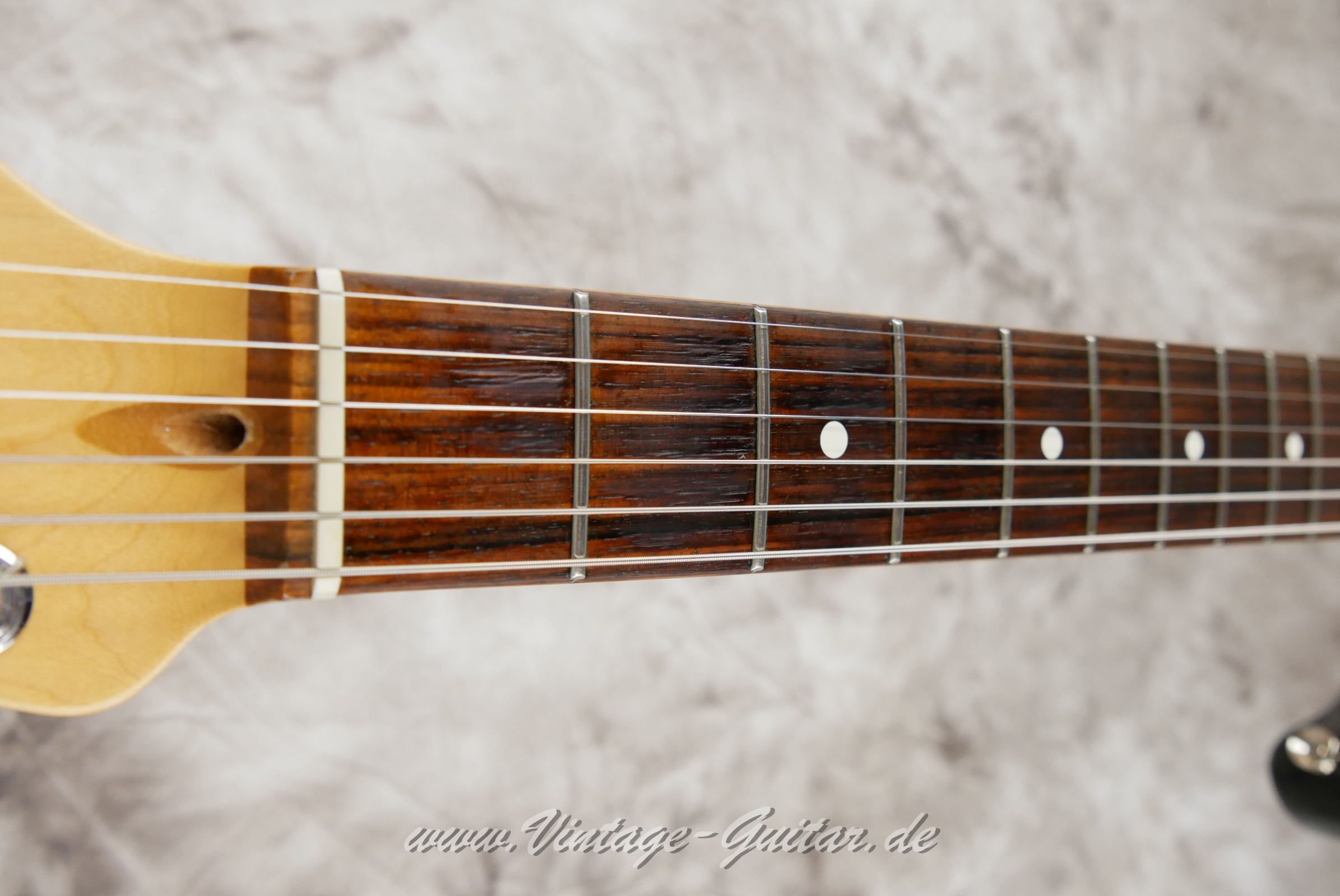 img/vintage/5536/Fender-Stratocaster-American-Standard-1987-black-011.JPG