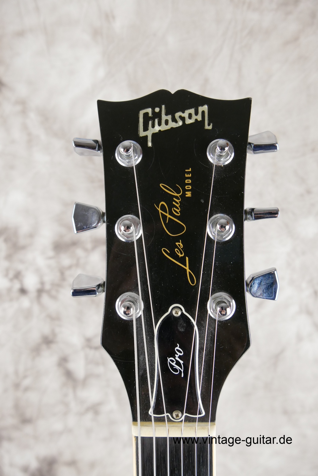 Gibson_Les_Paul_Pro_Deluxe_black_1979-003.JPG