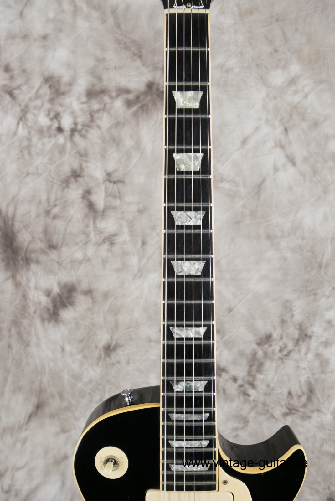 Gibson_Les_Paul_Pro_Deluxe_black_1979-005.JPG