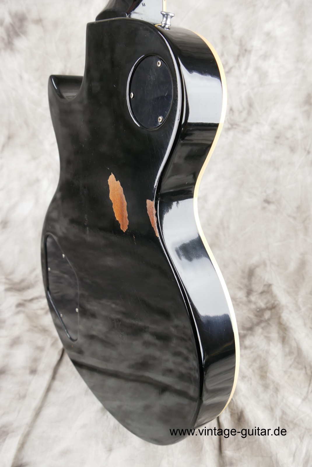 img/vintage/5538/Gibson_Les_Paul_Pro_Deluxe_black_1979-012.JPG
