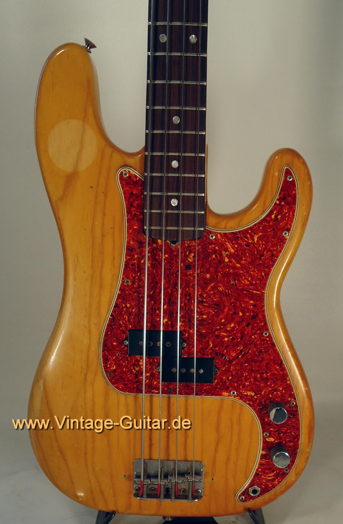 Fender-Precision-1978-natural-2.jpg
