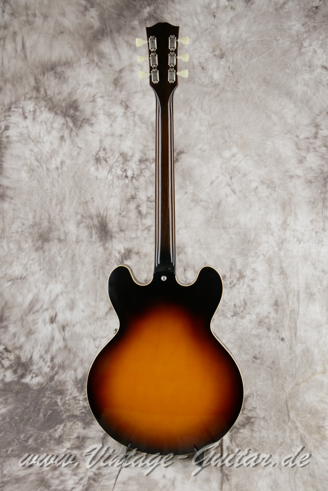 Gibson-ES335-61-RI-Custom-Shop-Historic-Reissue-2017-historic-burst-002.jpg