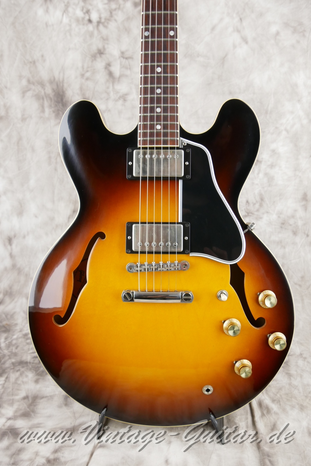 Gibson-ES335-61-RI-Custom-Shop-Historic-Reissue-2017-historic-burst-007.jpg