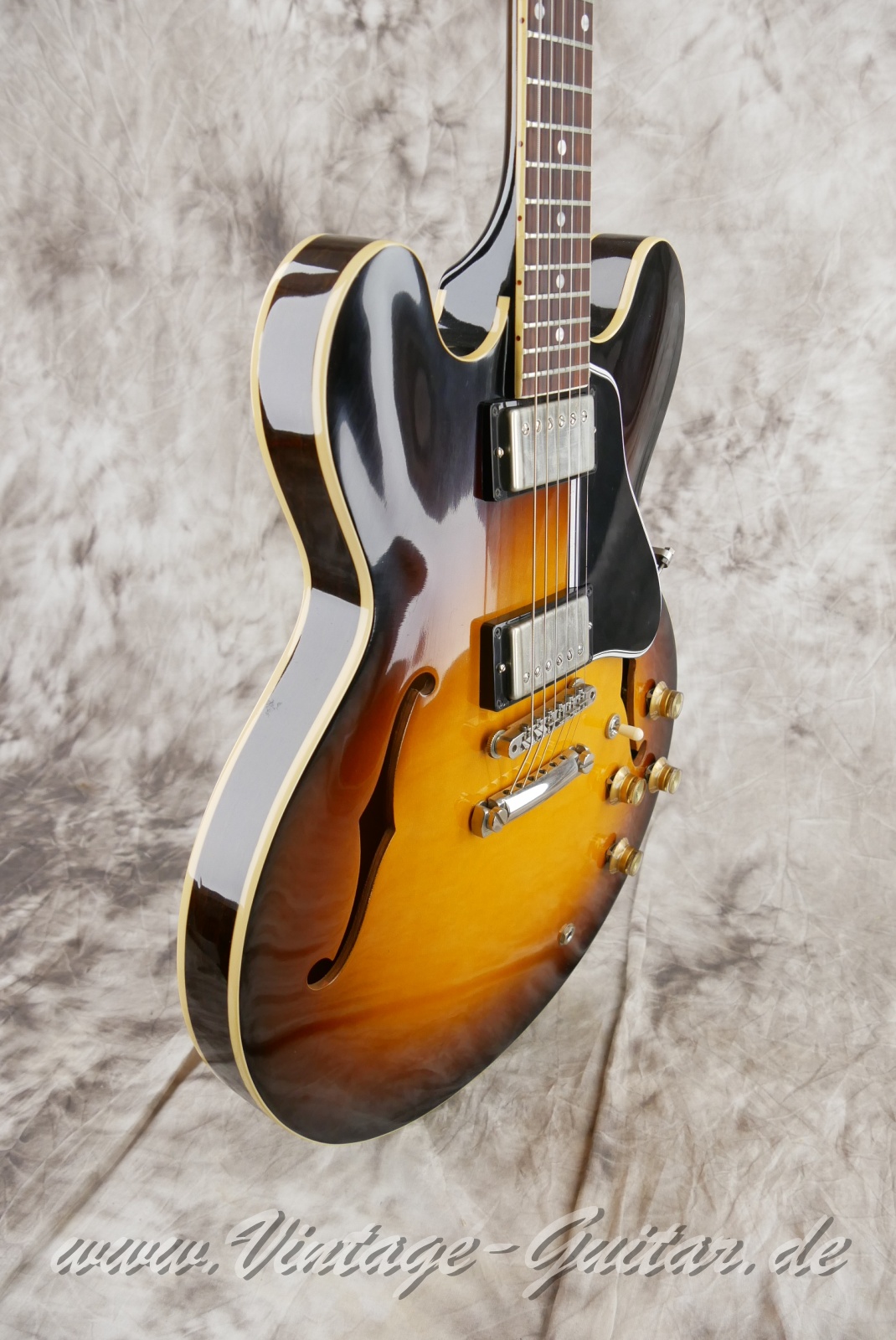 Gibson-ES335-61-RI-Custom-Shop-Historic-Reissue-2017-historic-burst-009.jpg