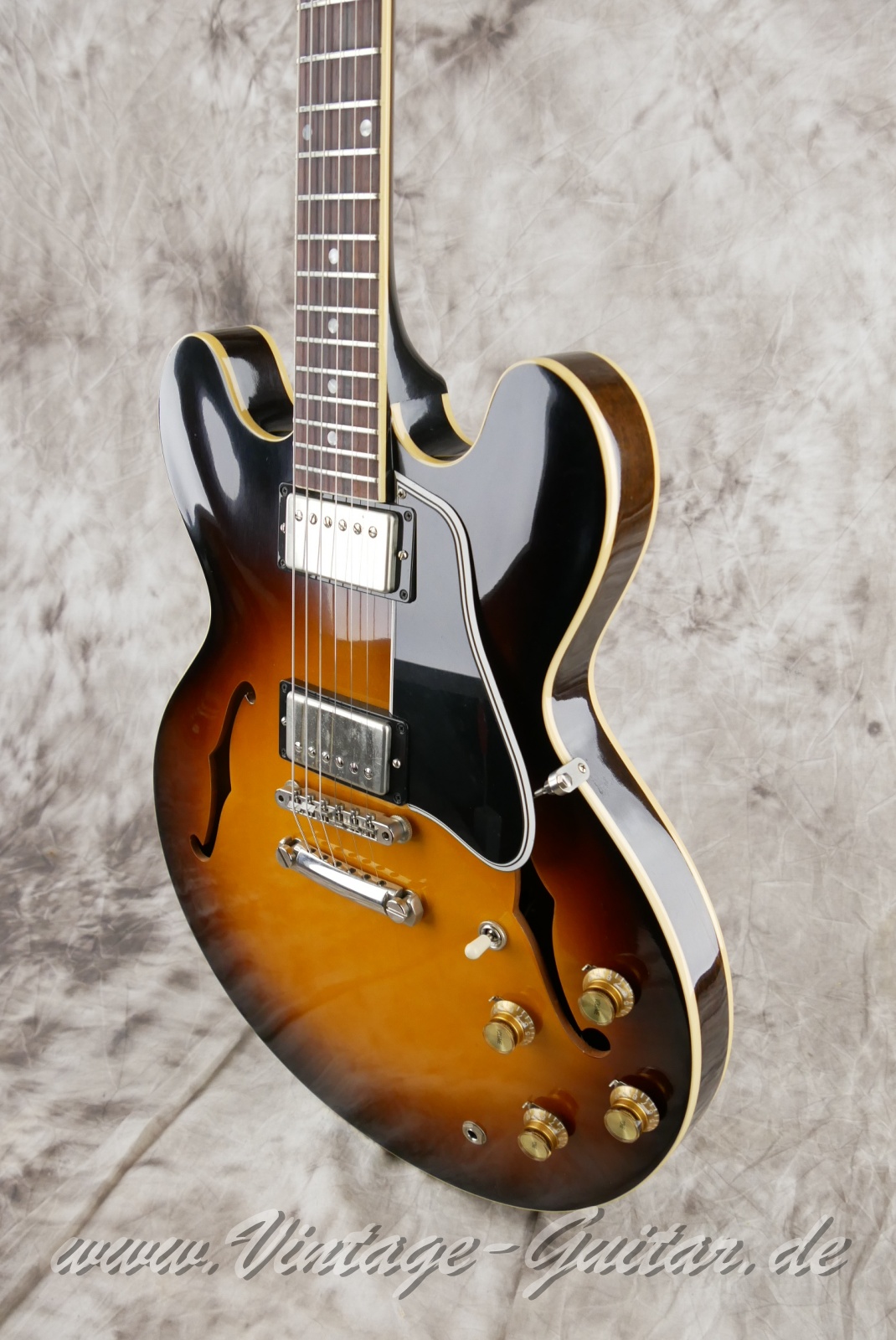 img/vintage/5540/Gibson-ES335-61-RI-Custom-Shop-Historic-Reissue-2017-historic-burst-010.jpg