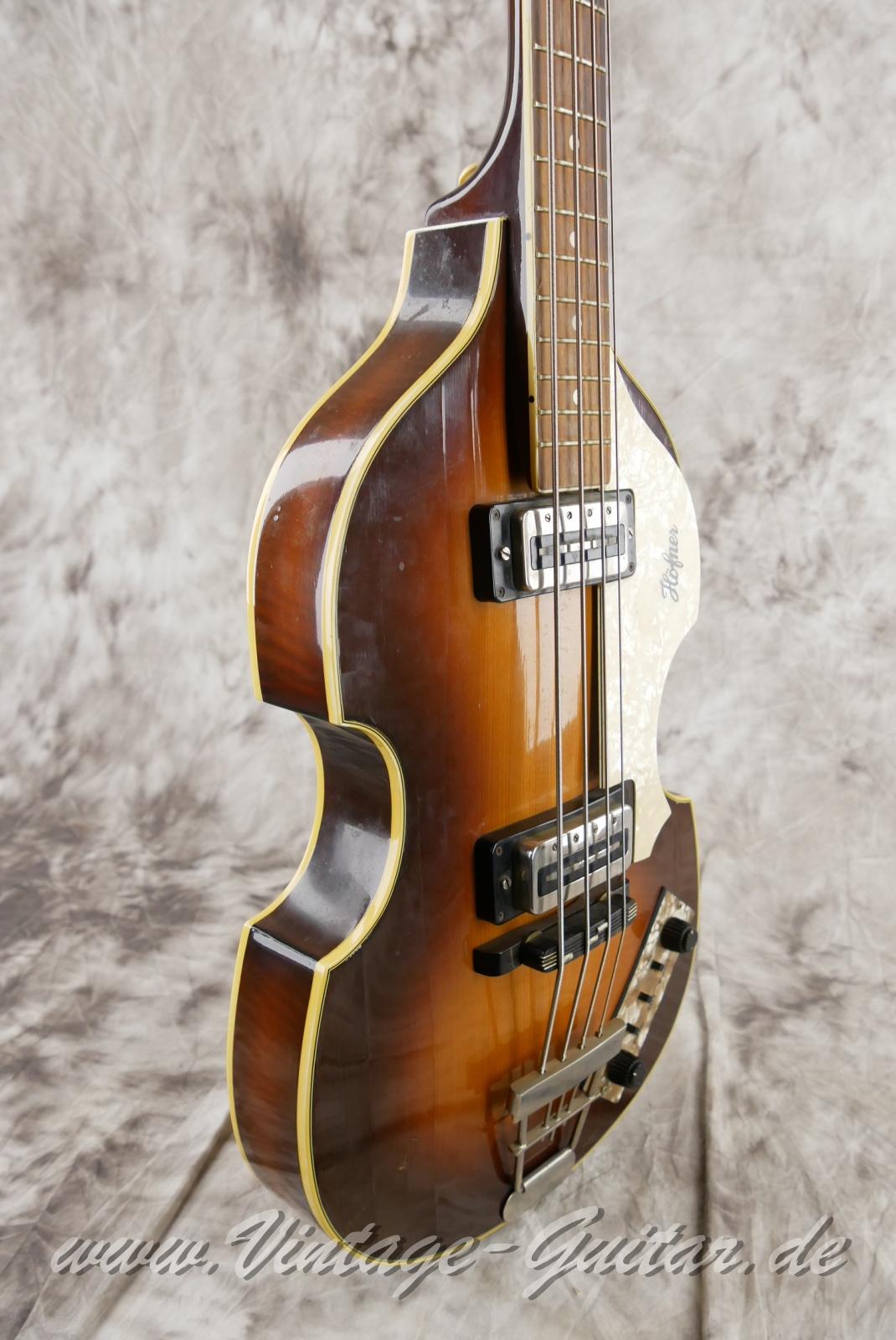 Hoefner-Violin-Bass-1972-sunburst-009.jpg