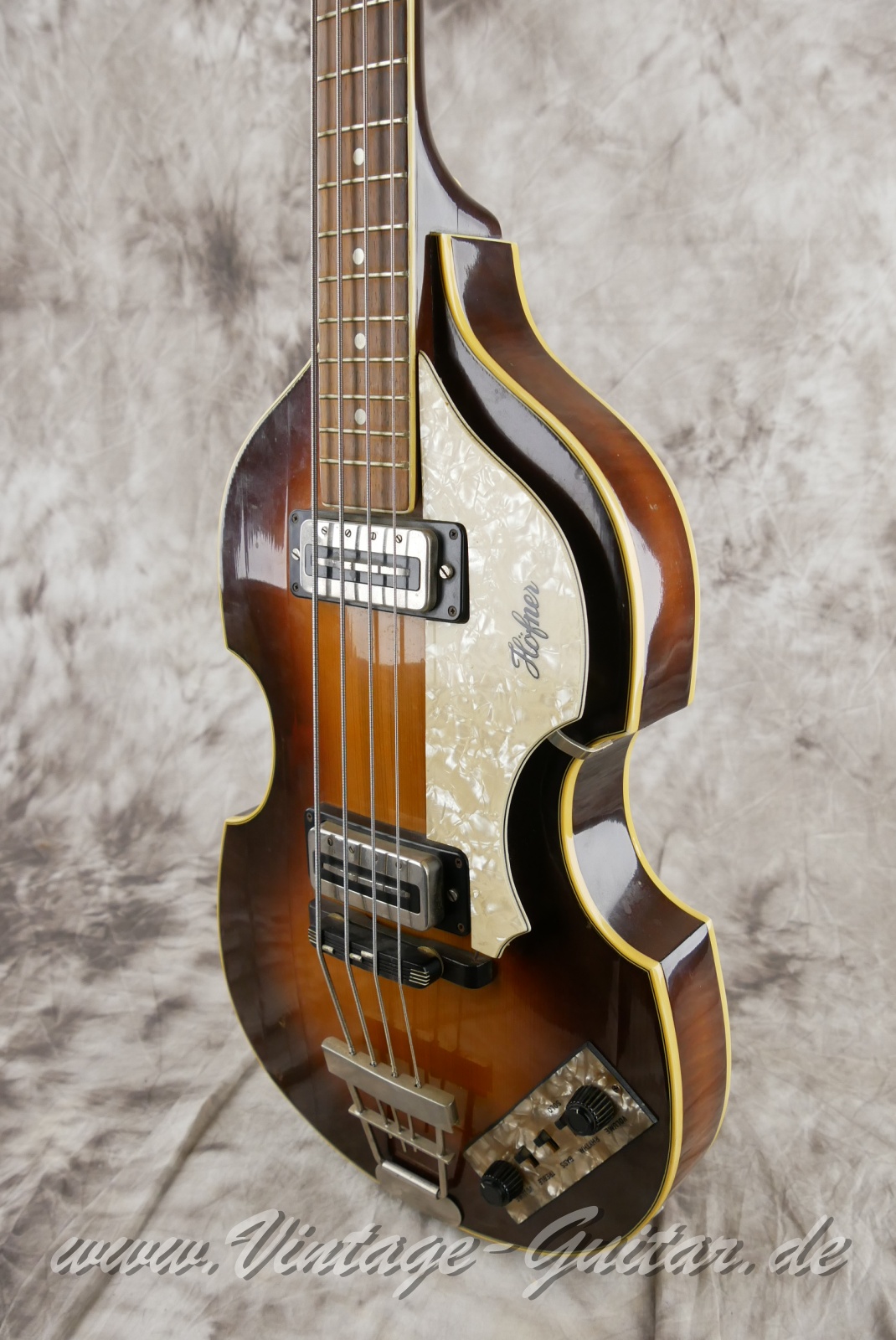 Hoefner-Violin-Bass-1972-sunburst-010.jpg