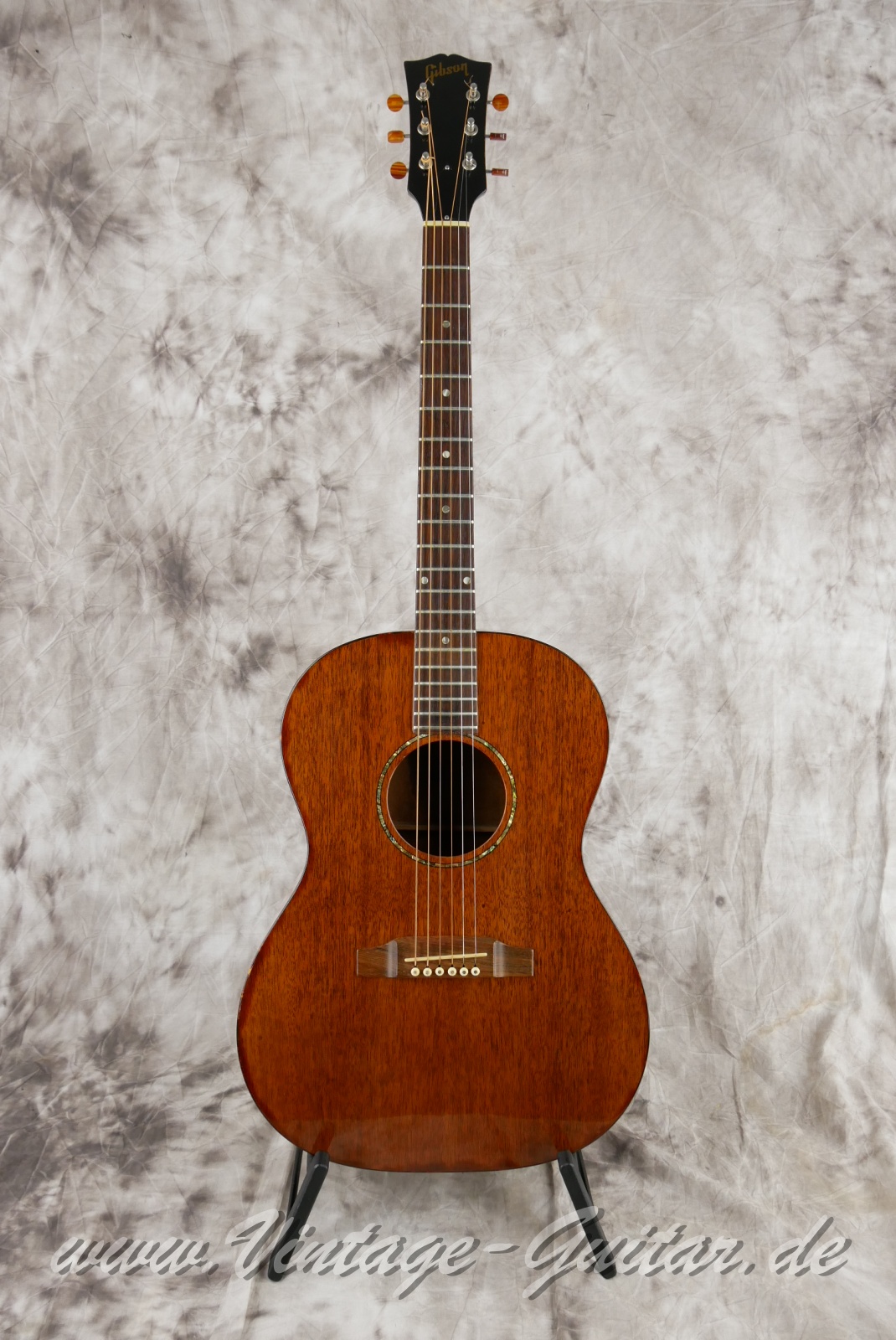 Gibson-LG0-1960s-natural-001.jpg
