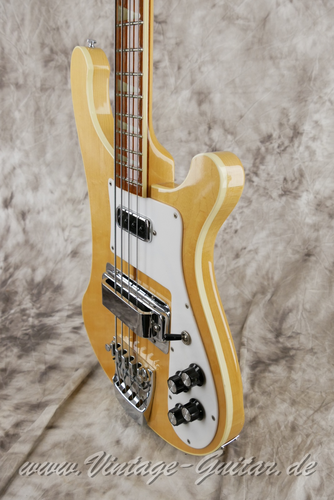 Rickenbacker-4001-Stereo-Bass-1976-mapleglo-010.jpg