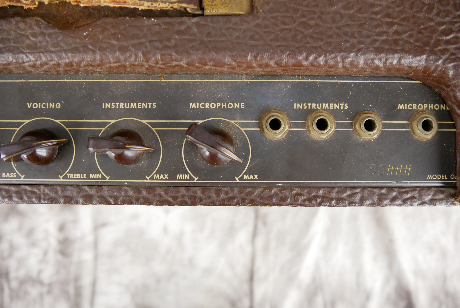 img/vintage/5552/Gibson_GA_40_Les_Paul_Model_1953-005.JPG