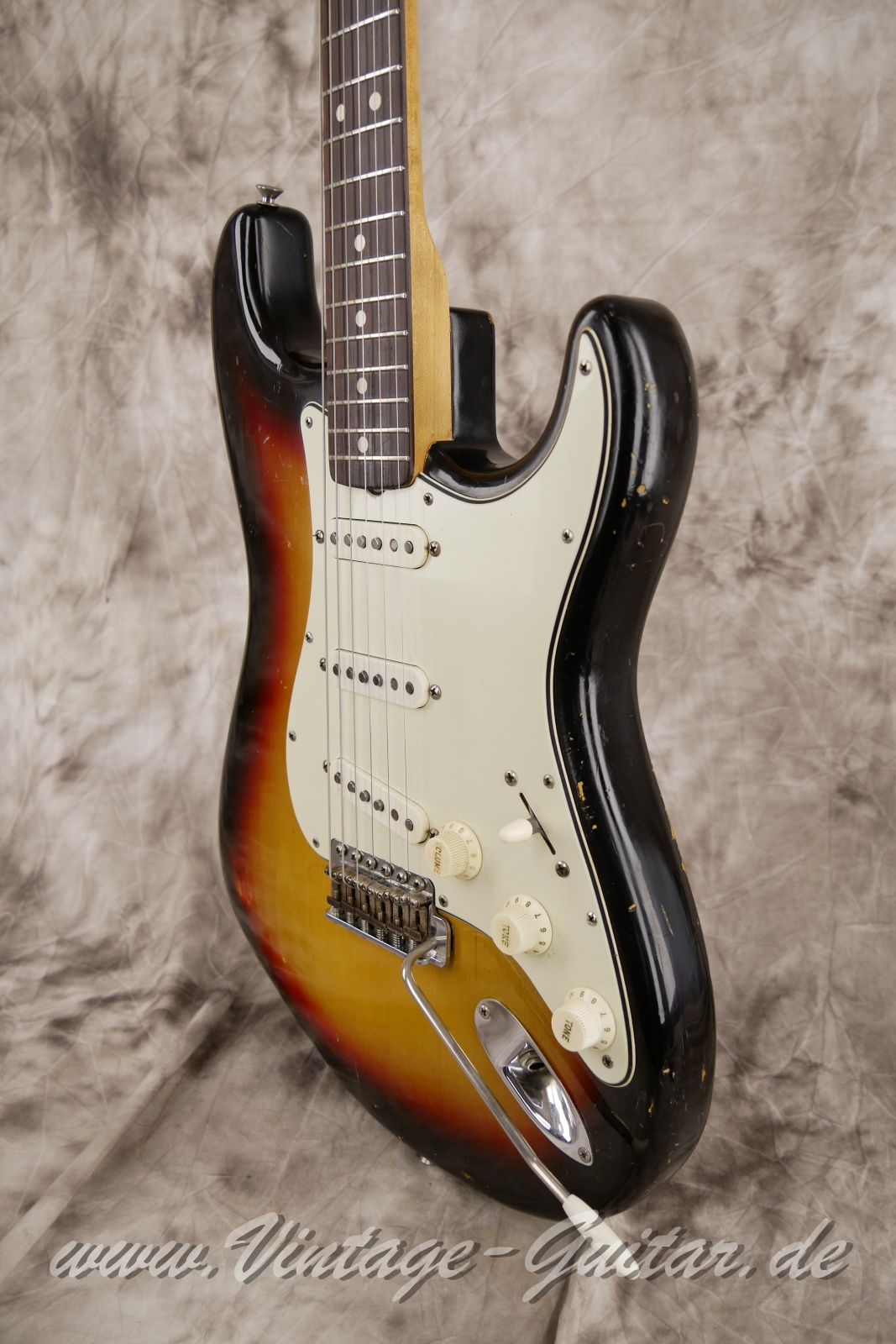 Fender-Stratocaster-1965-sunburst-010.JPG