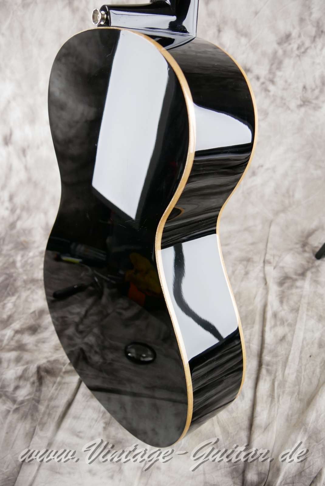 Aria_19C_200_BK_Palor_size_1_black_2011-012.JPG