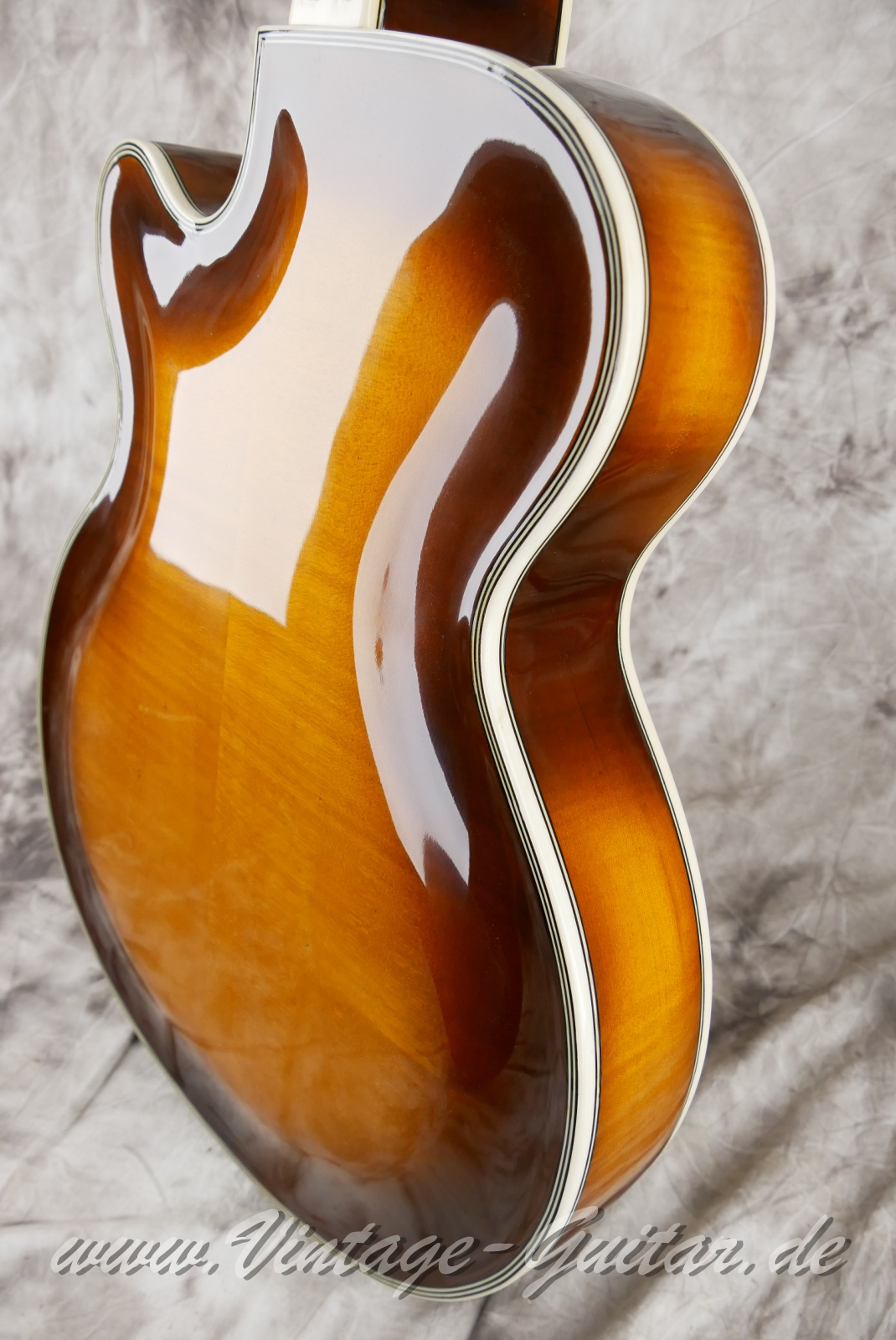 Willi_Herold_17_inch_Archtop_sunburst_Germany_1959-010.JPG