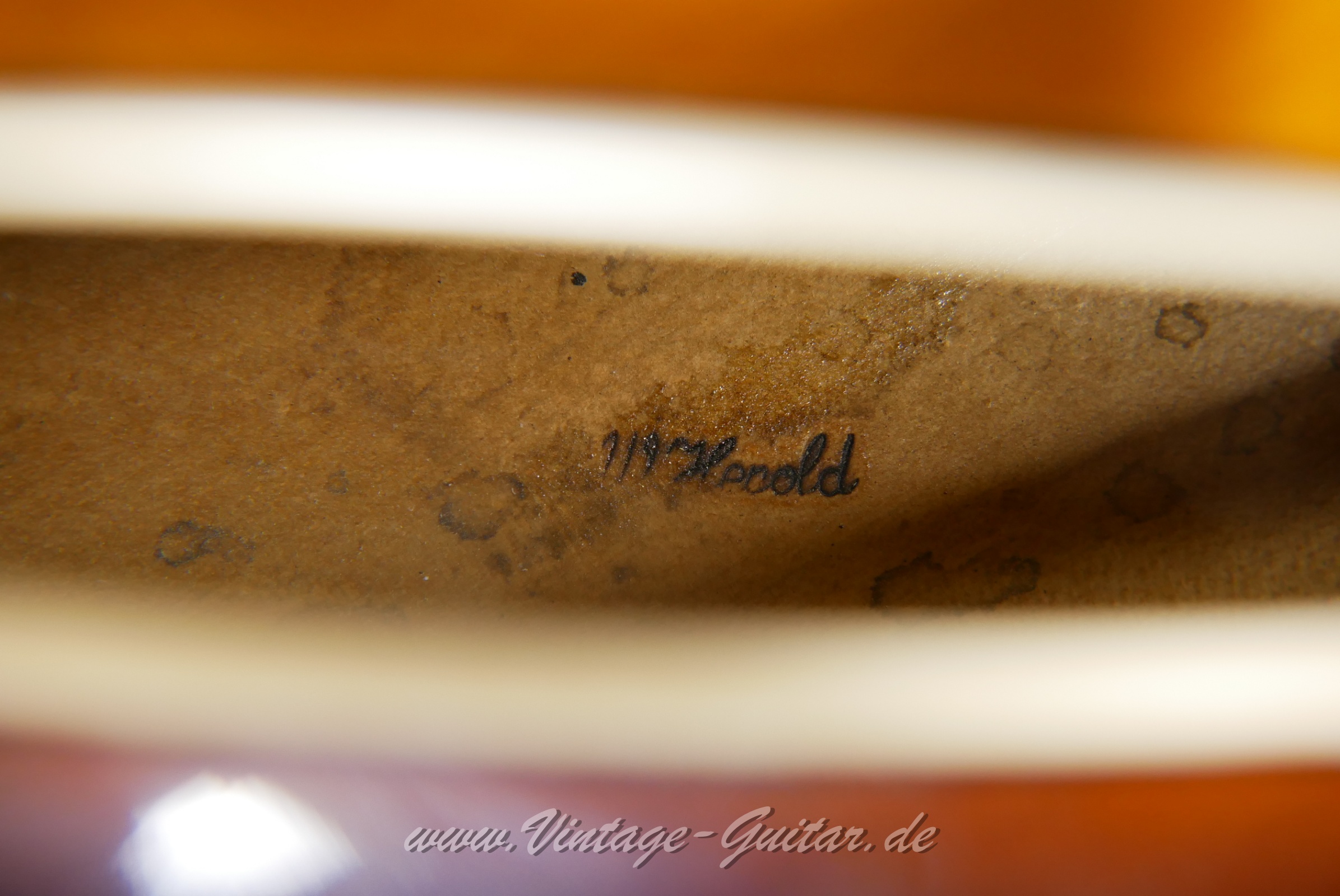 Willi_Herold_17_inch_Archtop_sunburst_Germany_1959-011.JPG