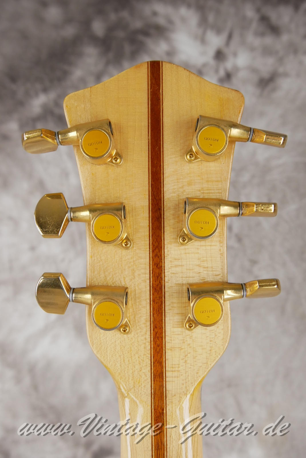 Schulz_Instrumentenbau_17,5_inch_archtop_natural_1999-004.JPG