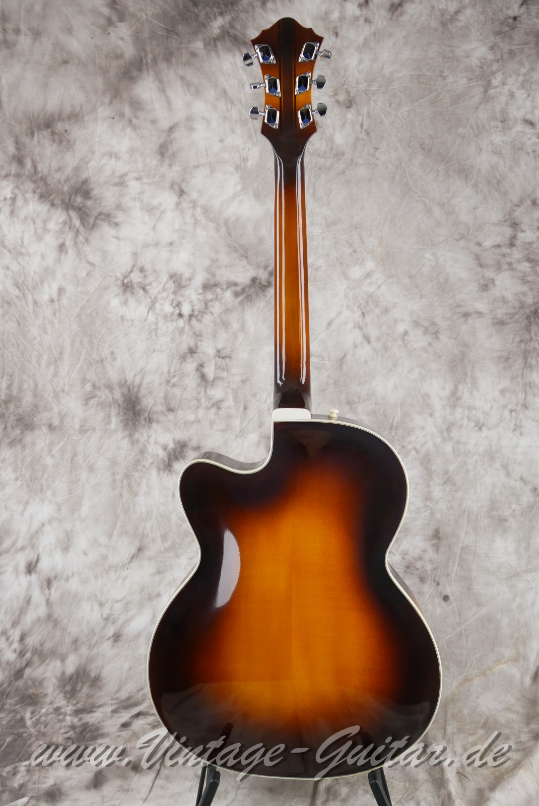 Anton_Sandner_16_inch_Archtop_sunburst_Germany_2022-002.JPG