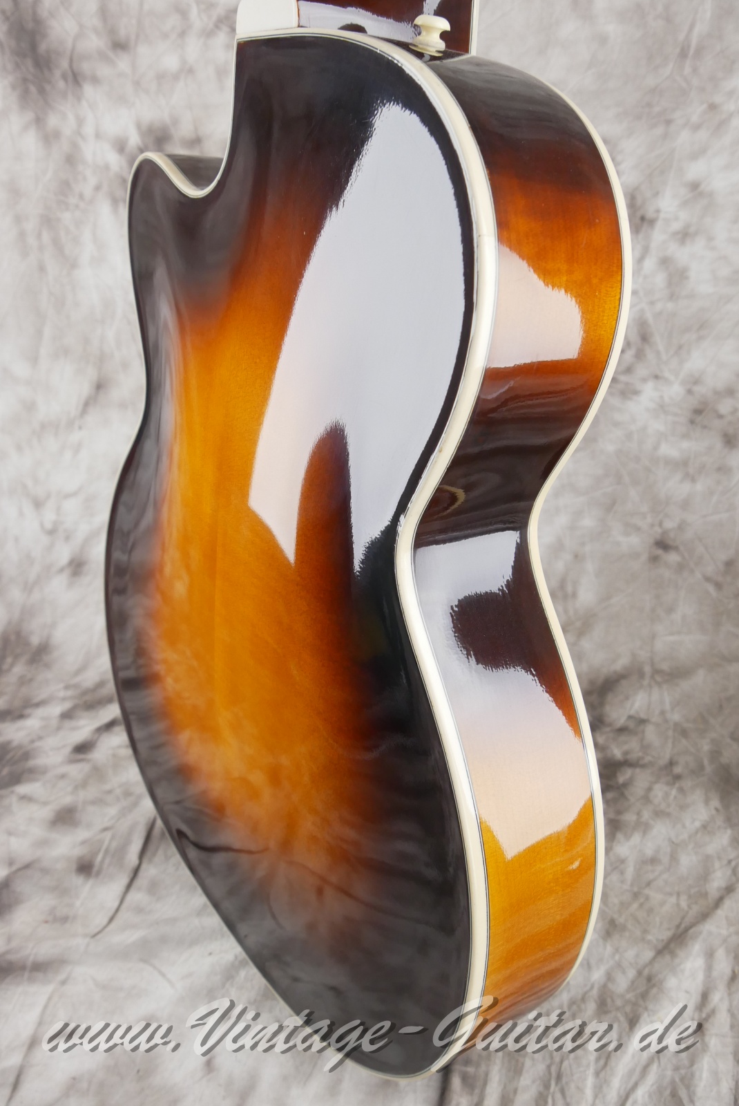 Anton_Sandner_16_inch_Archtop_sunburst_Germany_2022-010.JPG