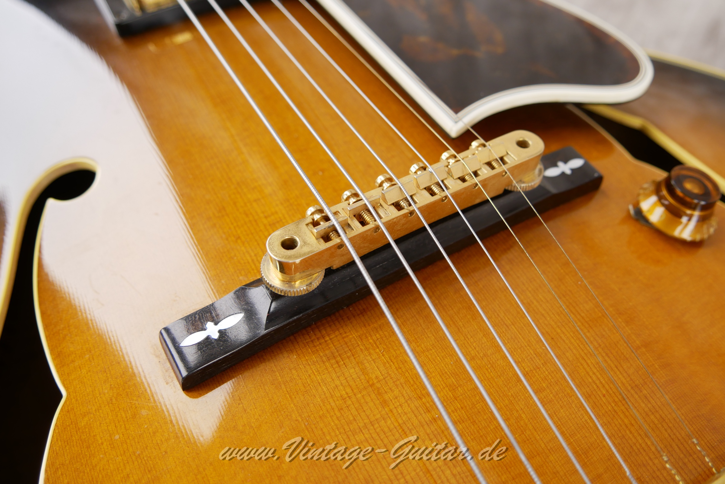 img/vintage/5566/Gibson-L5-Wes-Montgomery-1993-Master-Model-James-Hutchins-013.JPG