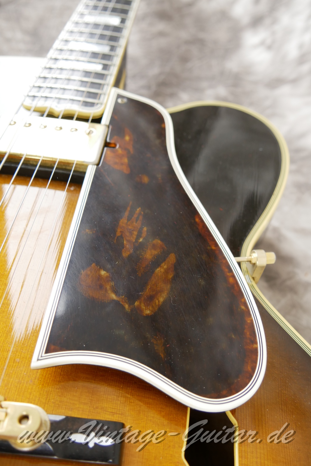 img/vintage/5566/Gibson-L5-Wes-Montgomery-1993-Master-Model-James-Hutchins-016.JPG