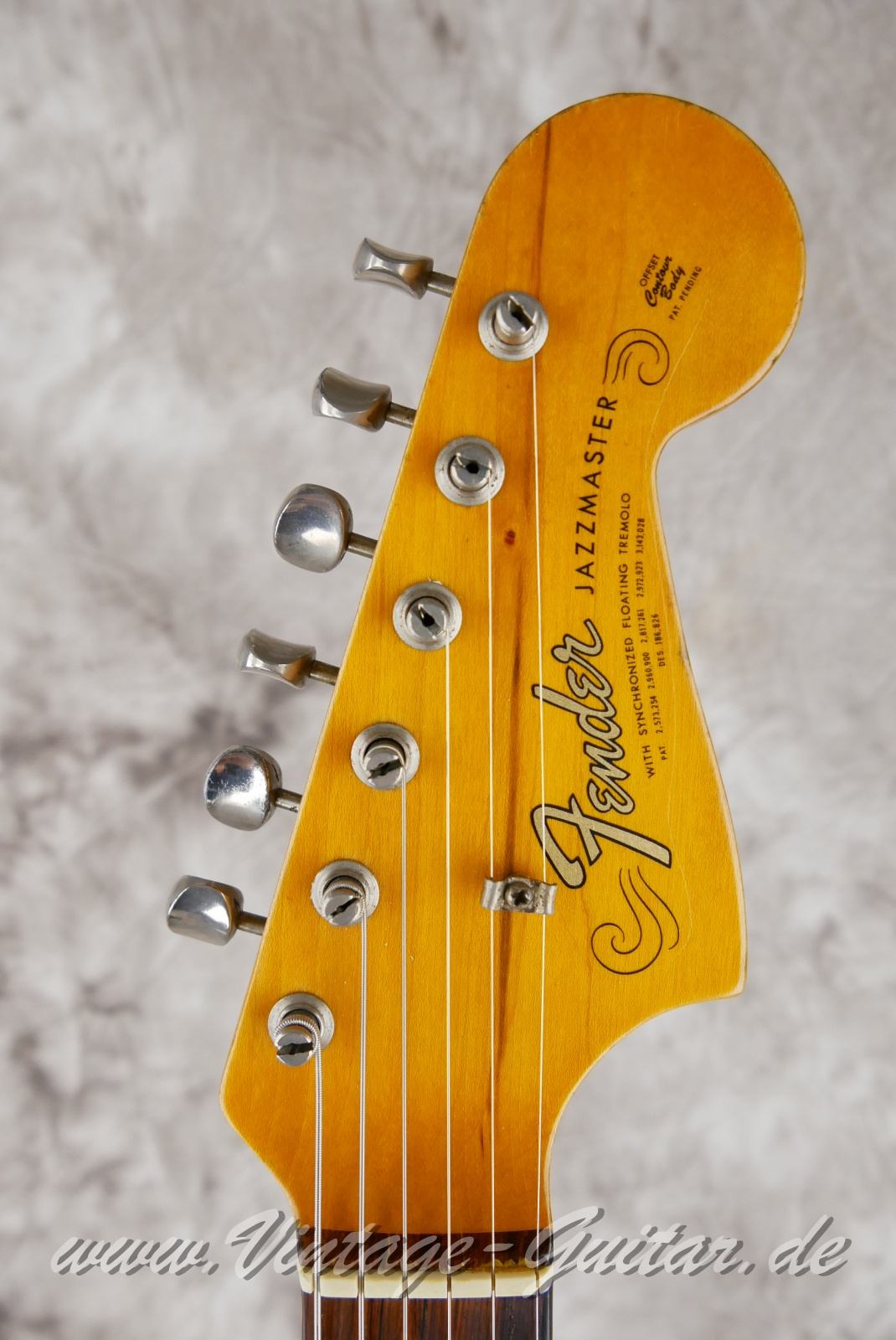 Fender_Jazzmaster_sunburst_refin_USA_1964-005.JPG