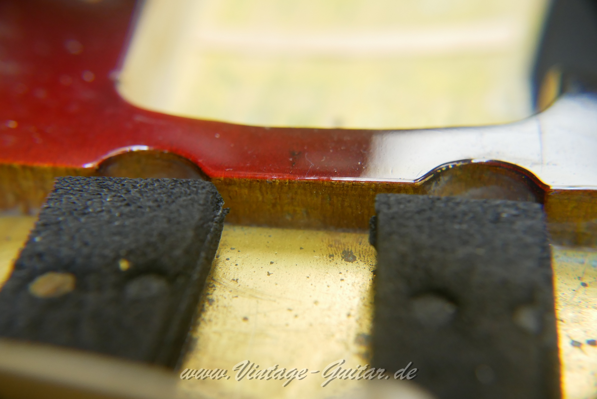 img/vintage/5568/Fender_Jazzmaster_sunburst_refin_USA_1964-023.JPG