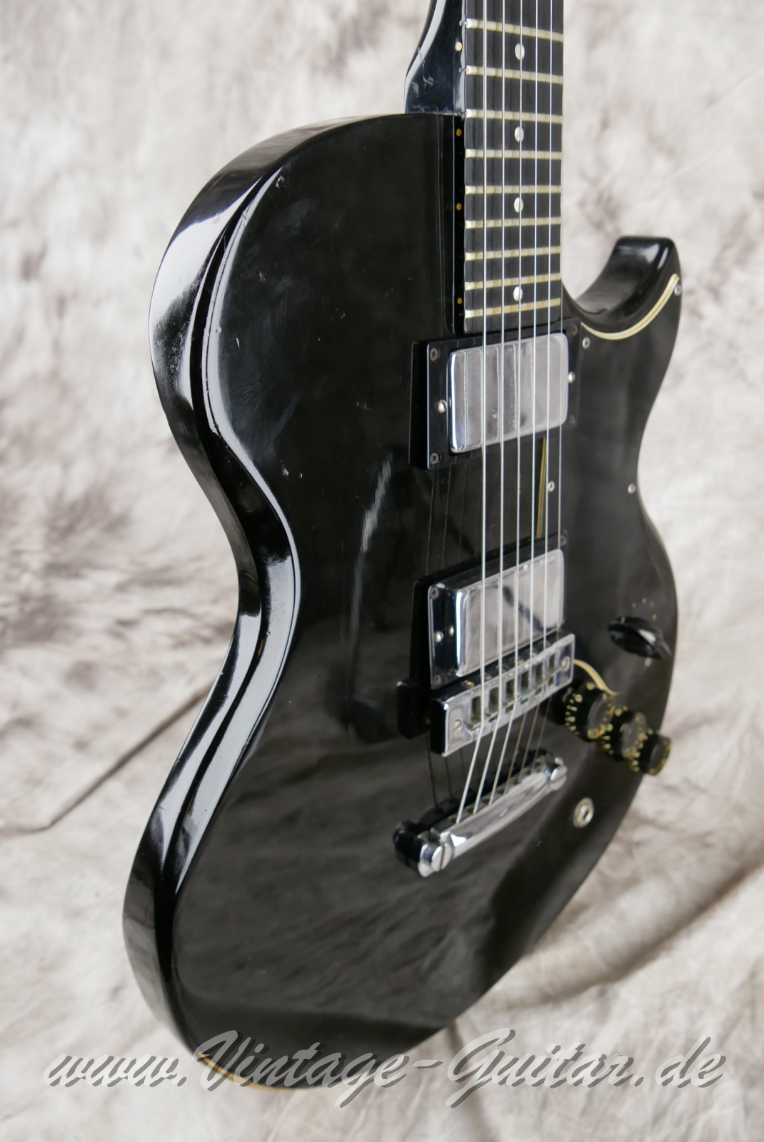 Gibson_L_6S_black_USA_1973-009.JPG