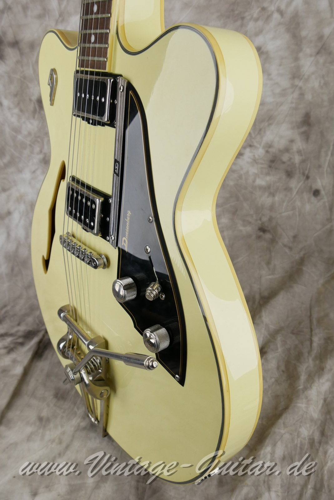 Duesenberg_Fullerton_CC_vintage_white_Germany_2015-010.JPG