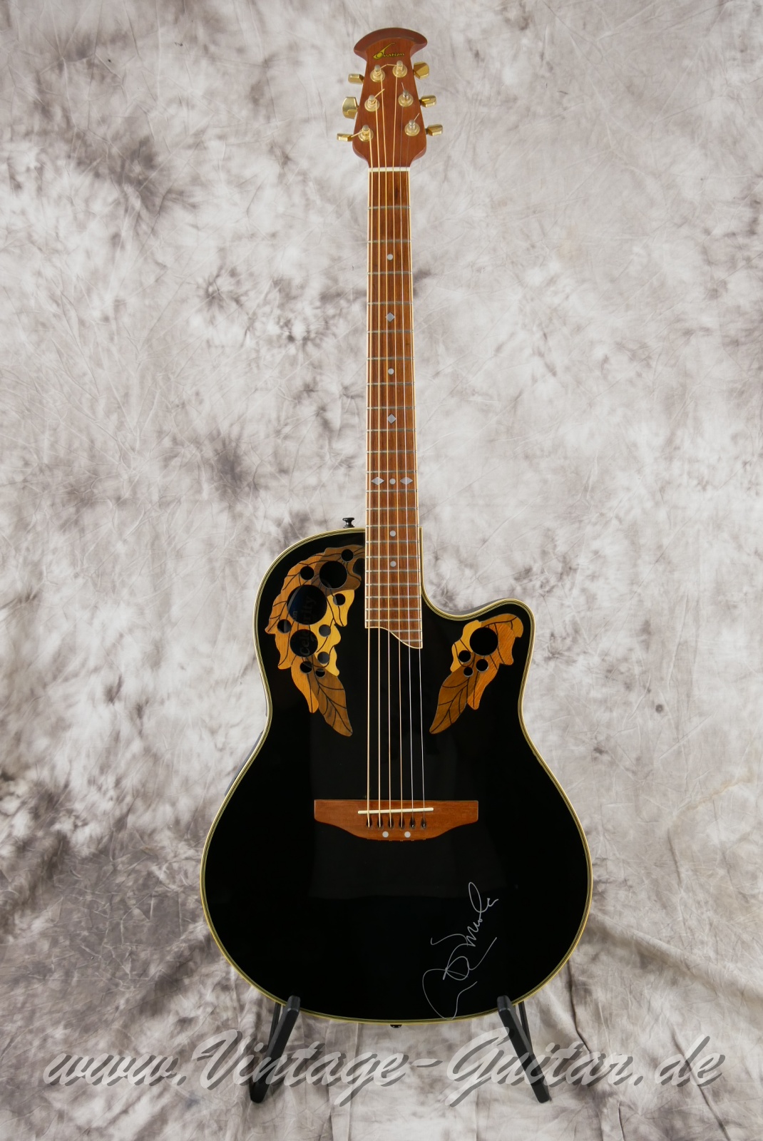 Ovation-CC257-Al-Di-Meola-Sign-1996-black-001.jpg