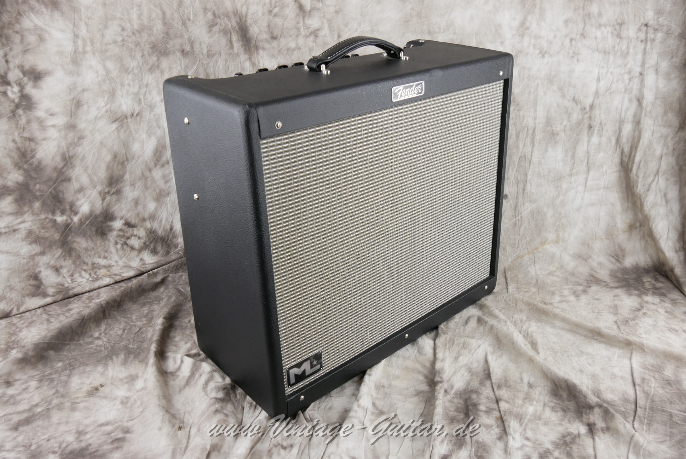 Fender-Hot-Rod-Deville-212-2017-black-tolex-003.jpg