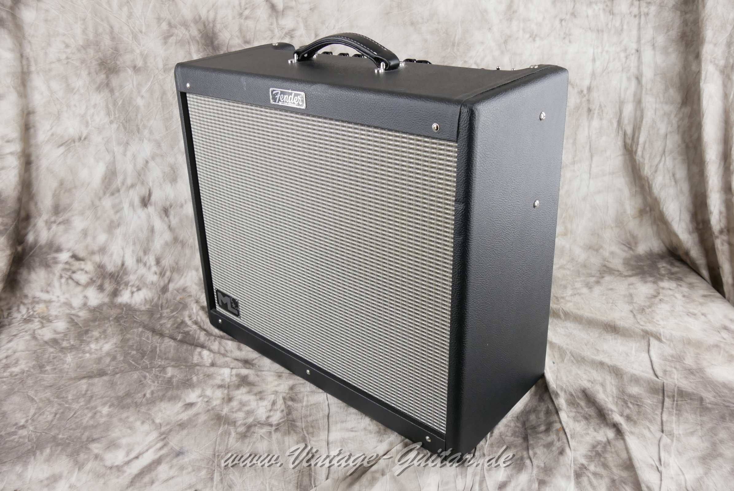 Fender-Hot-Rod-Deville-212-2017-black-tolex-004.jpg