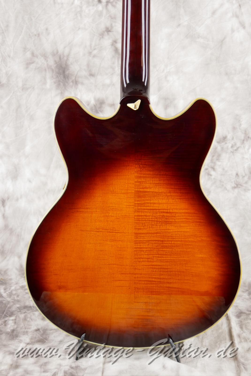 Ibanez_AS_200_Artist_sunburst_Japan_1987008.JPG