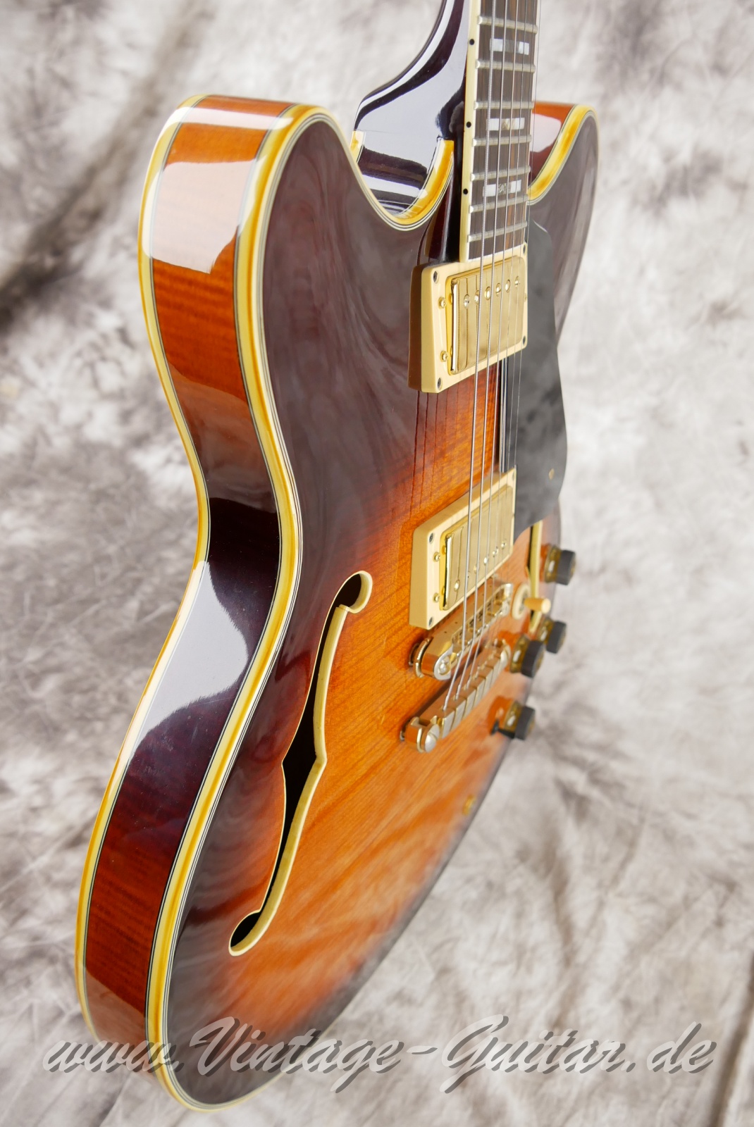 Ibanez_AS_200_Artist_sunburst_Japan_1987009.JPG