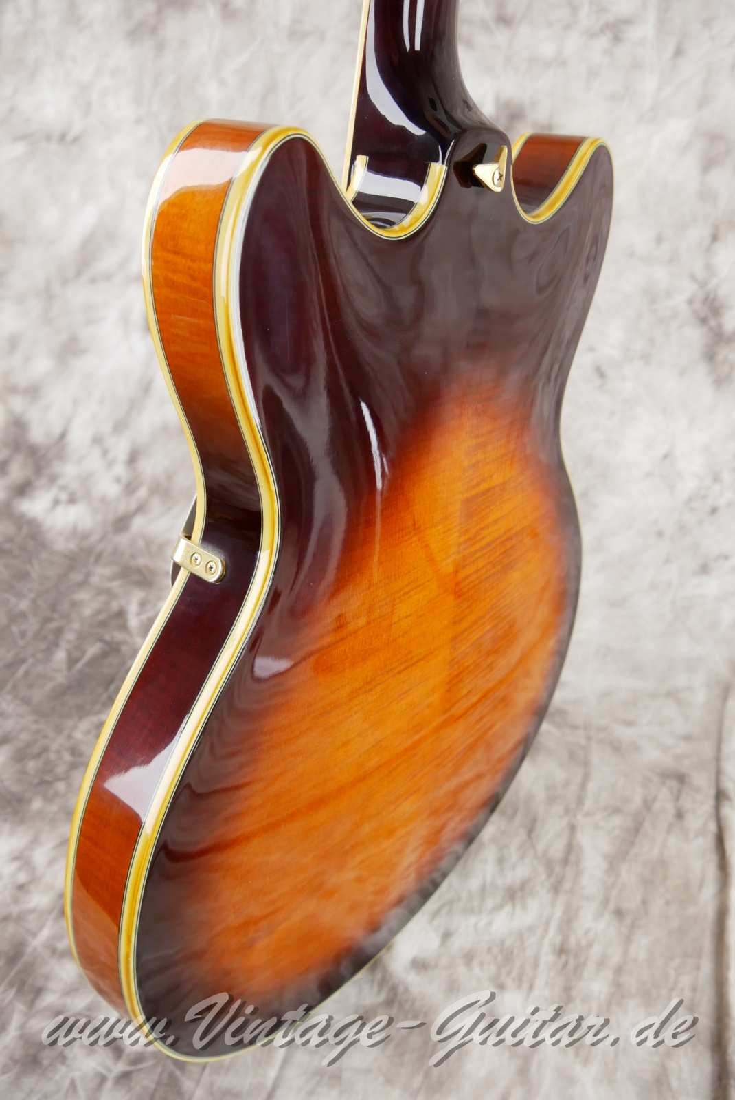 img/vintage/5574/Ibanez_AS_200_Artist_sunburst_Japan_1987011.JPG