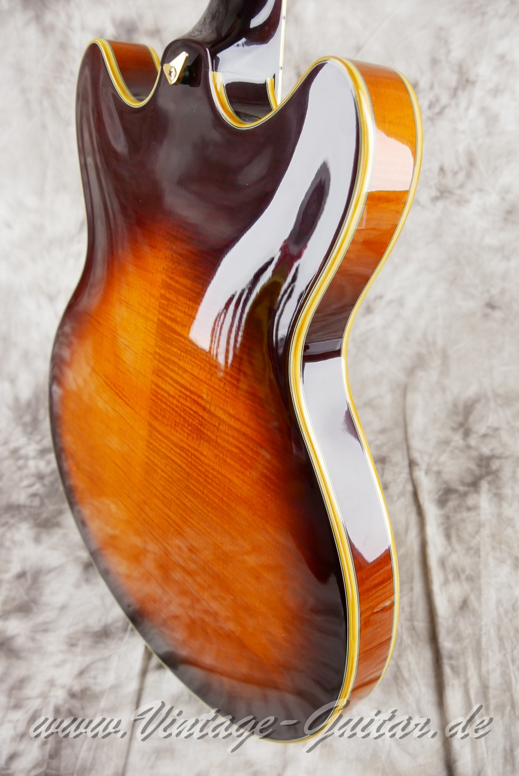 Ibanez_AS_200_Artist_sunburst_Japan_1987012.JPG