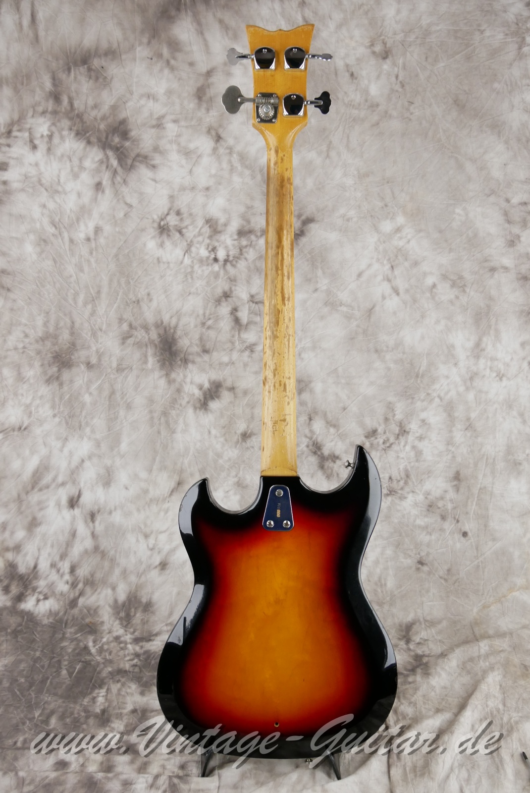 Hagstrom_HIIBN_F400N_sunburst_Sweden_1974-002.JPG