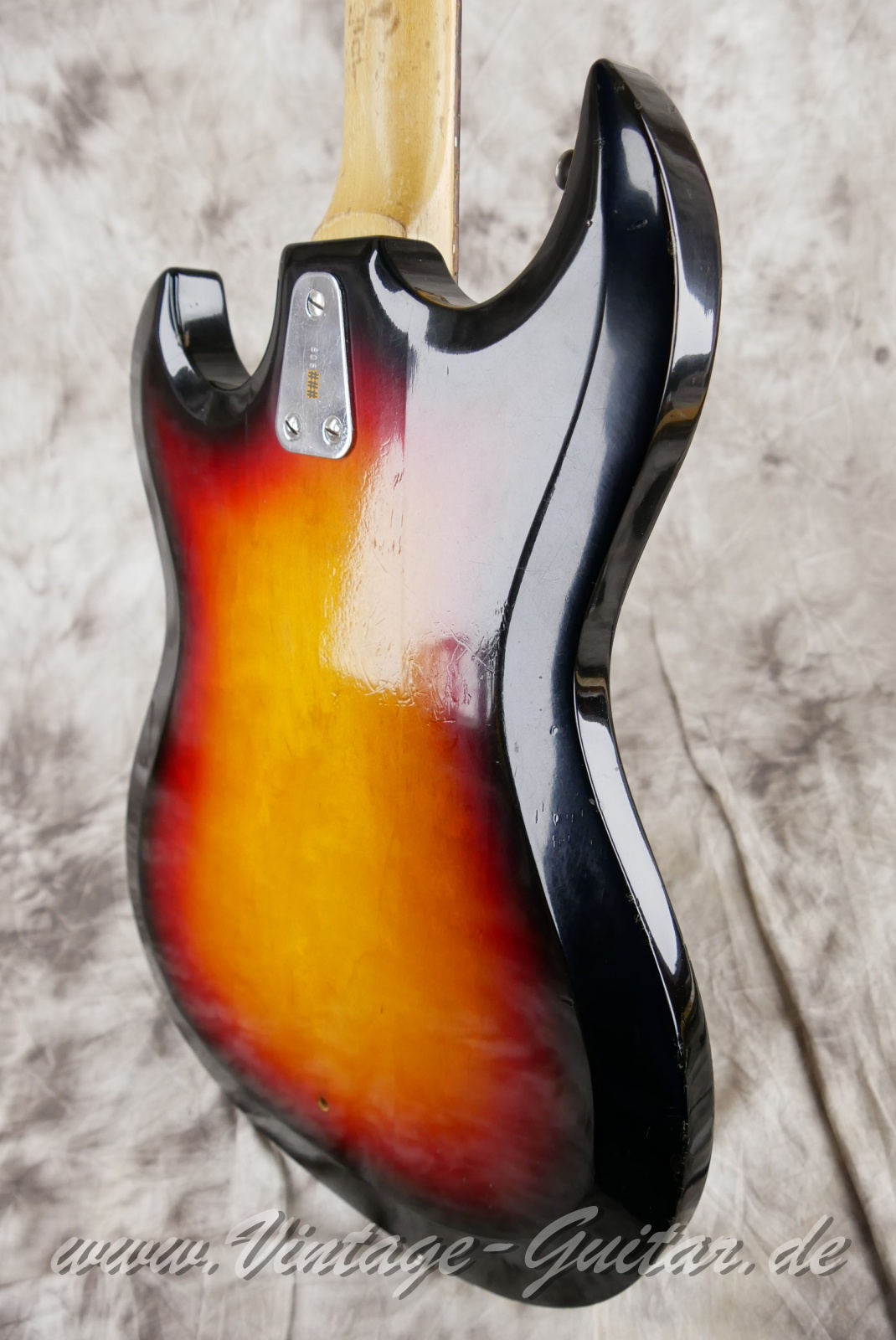 Hagstrom_HIIBN_F400N_sunburst_Sweden_1974-012.JPG