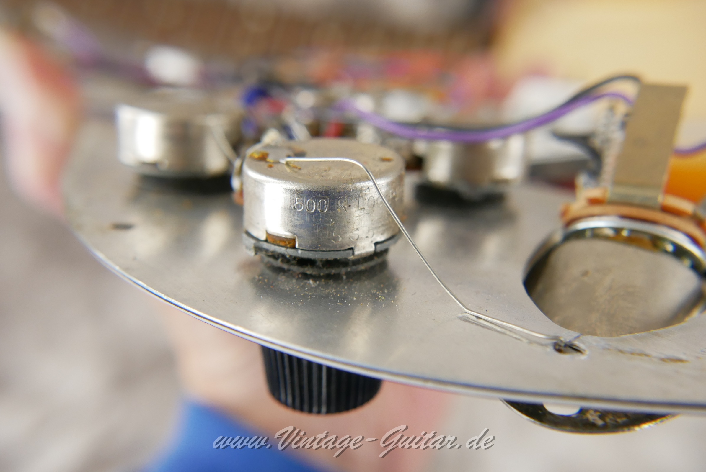 img/vintage/5578/Hagstrom_HIIBN_F400N_sunburst_Sweden_1974-019.JPG