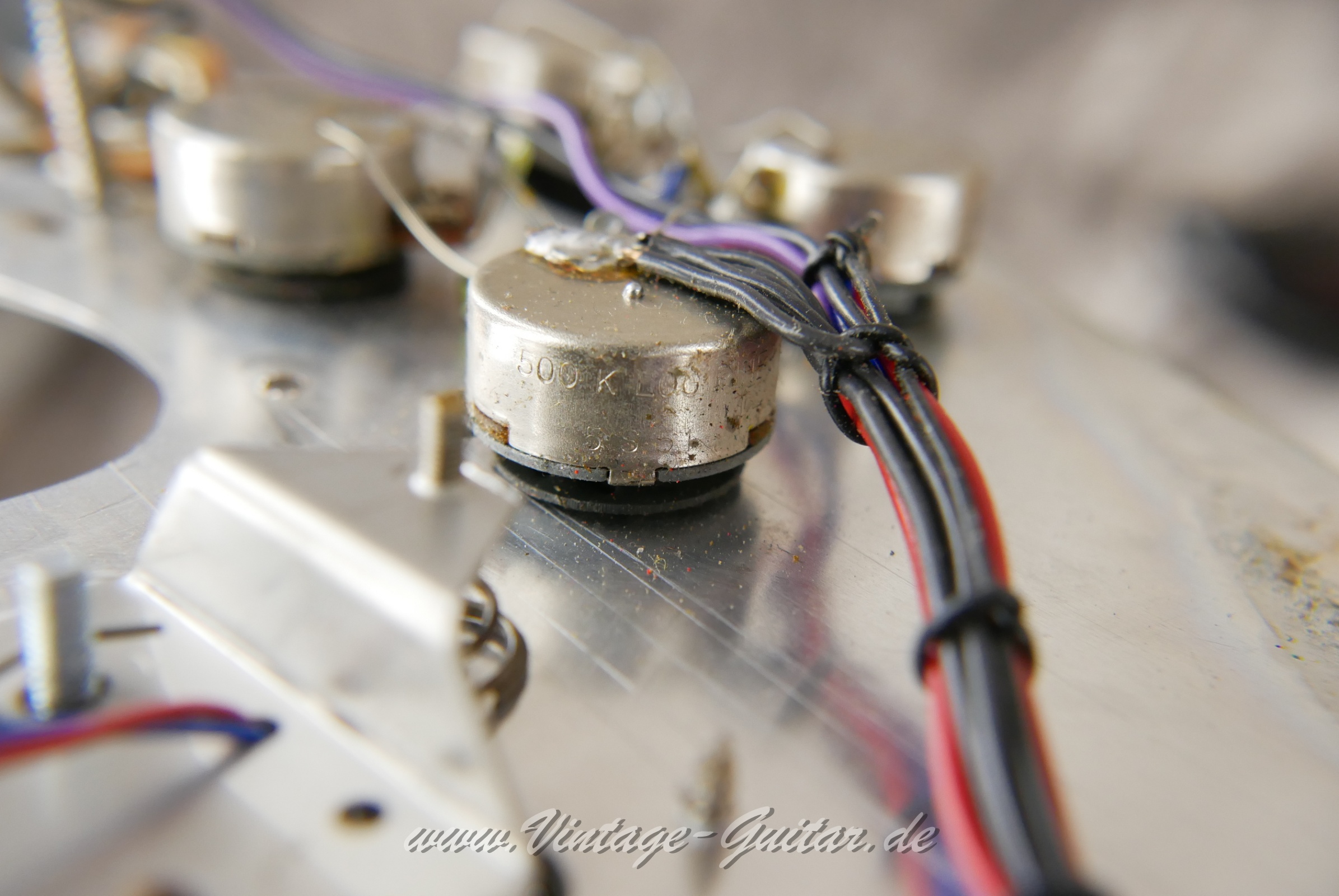 img/vintage/5578/Hagstrom_HIIBN_F400N_sunburst_Sweden_1974-021.JPG