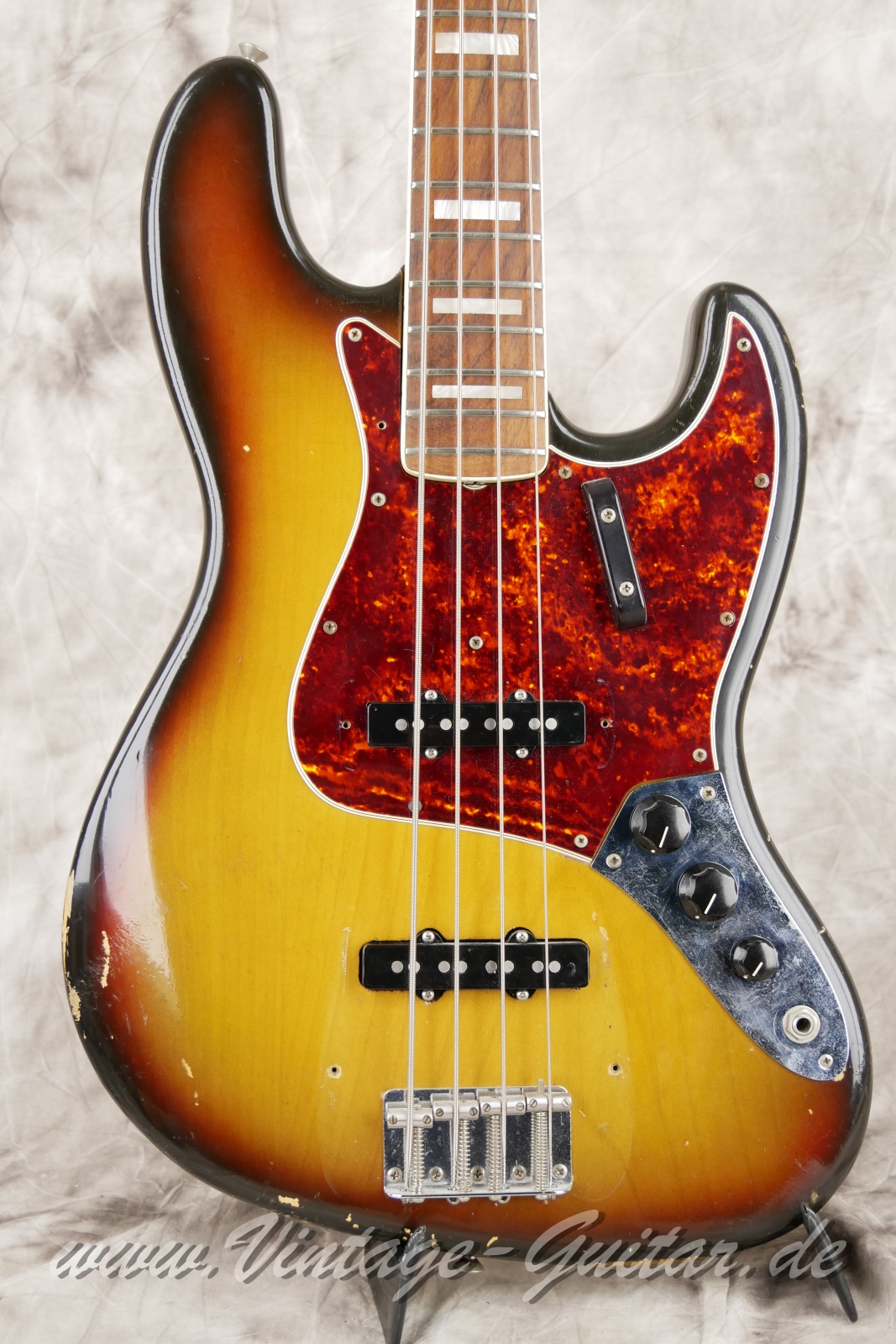 Fender-Jazz-Bass-1972-sunburst-002.JPG