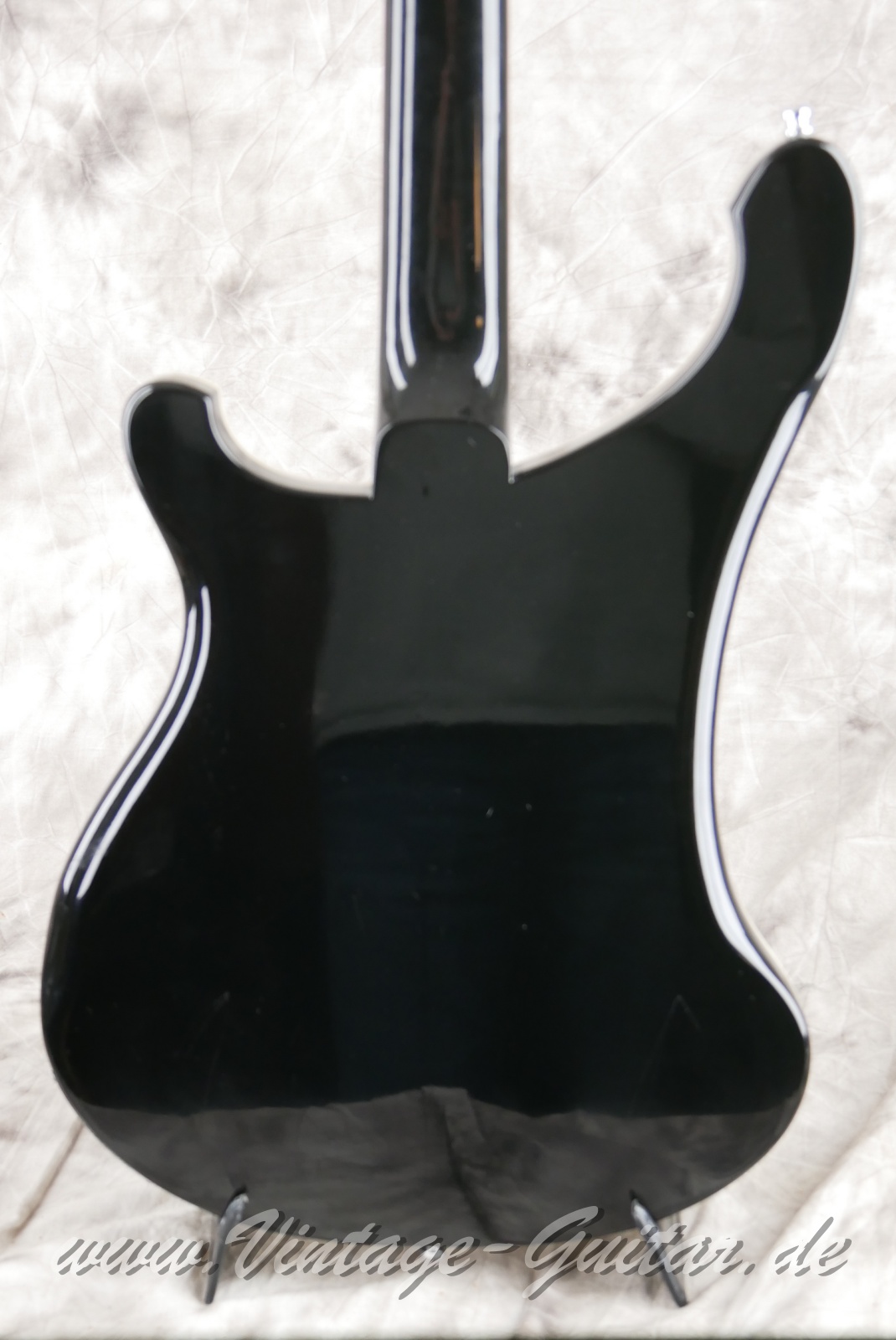 Rickenbacker_4001_stereo_jetglo_USA_1975-008.JPG