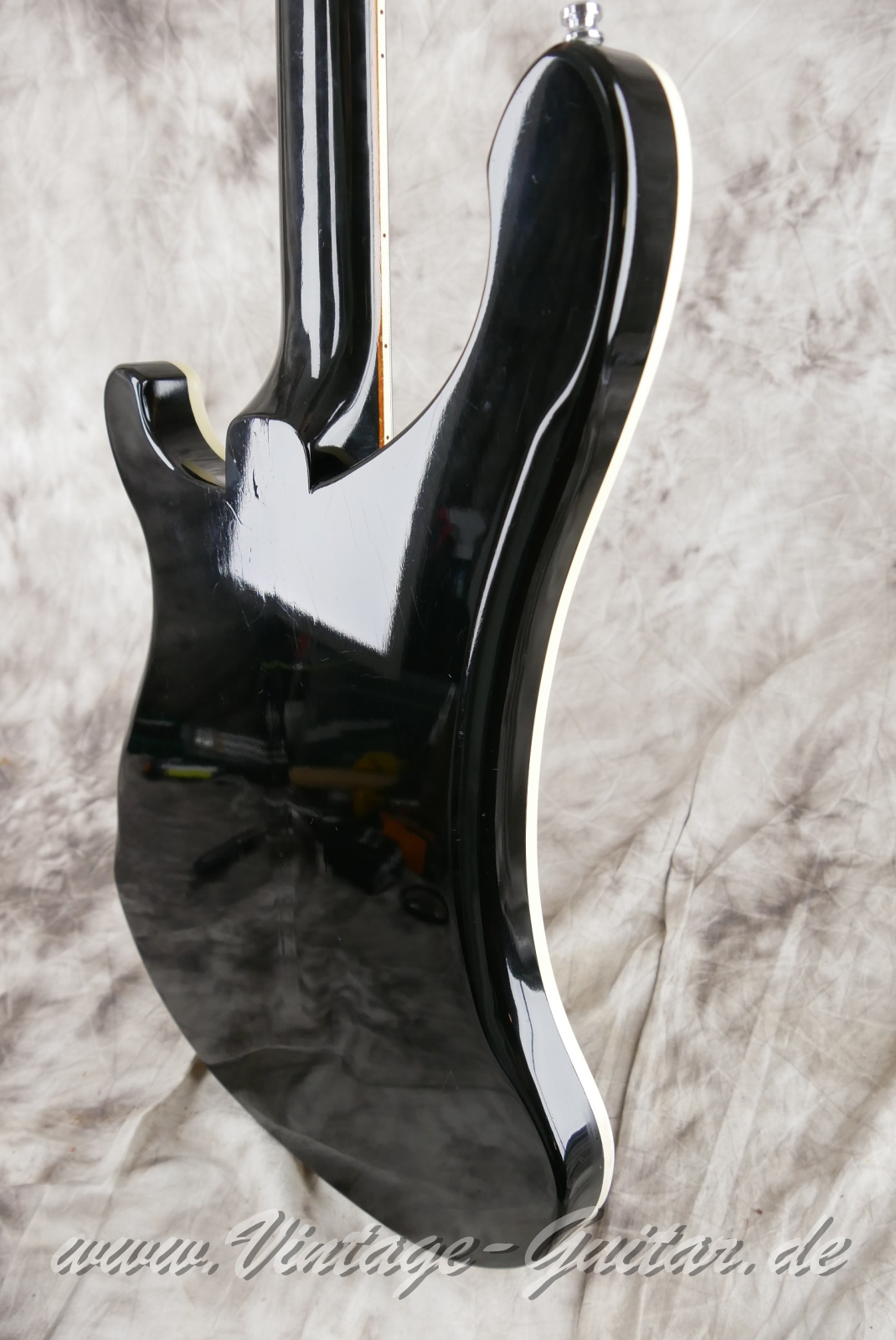 Rickenbacker_4001_stereo_jetglo_USA_1975-012.JPG