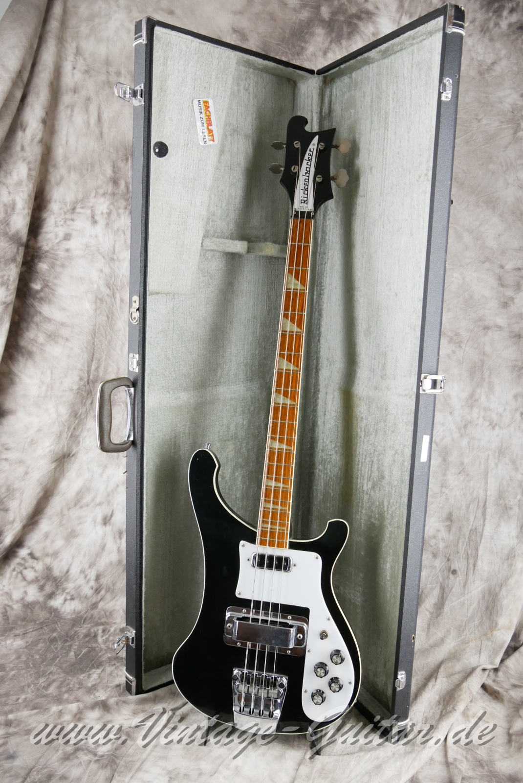 Rickenbacker_4001_stereo_jetglo_USA_1975-016.JPG