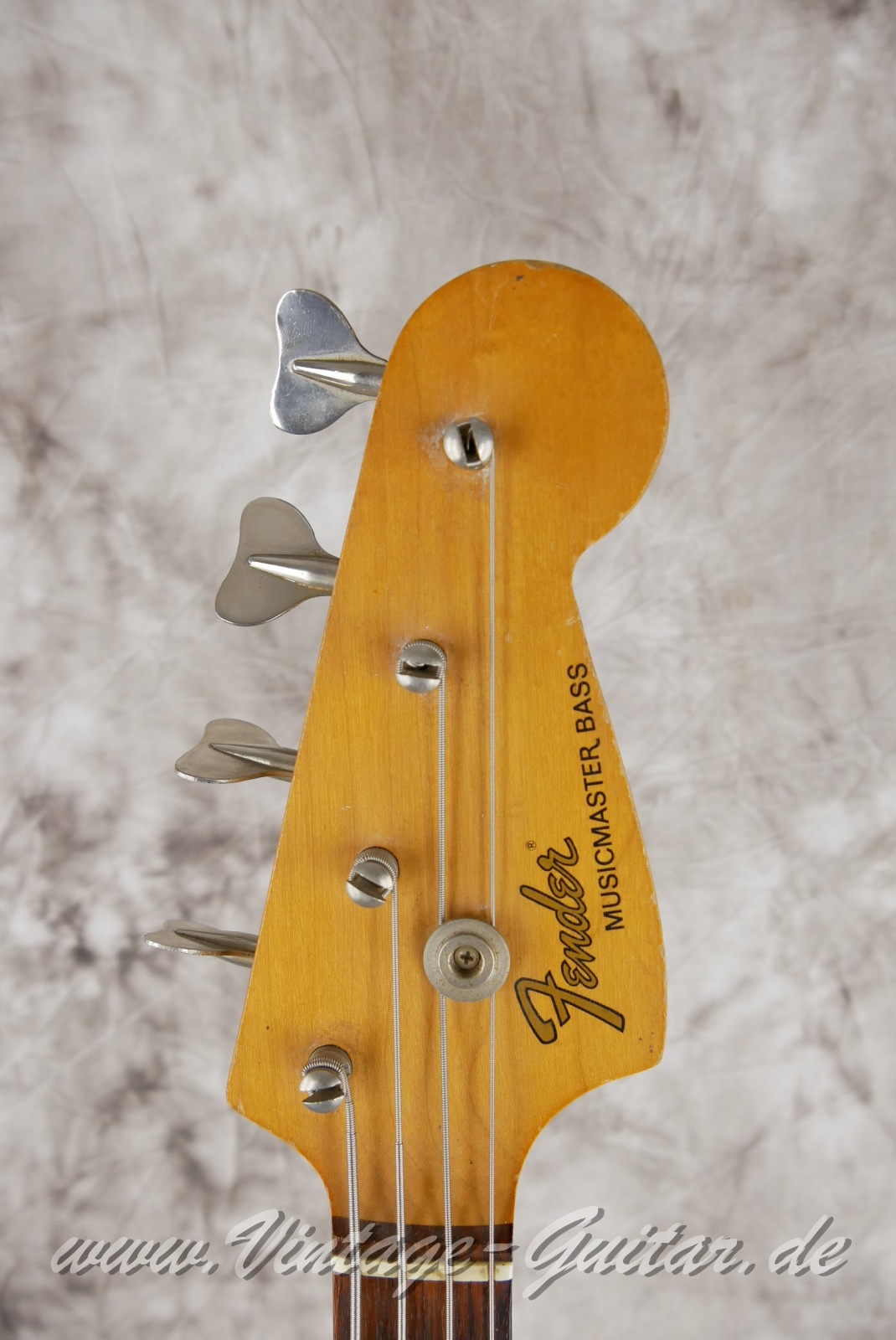 img/vintage/5586/Fender_Musicmaster_Bass_olympic_white_1972-003.JPG