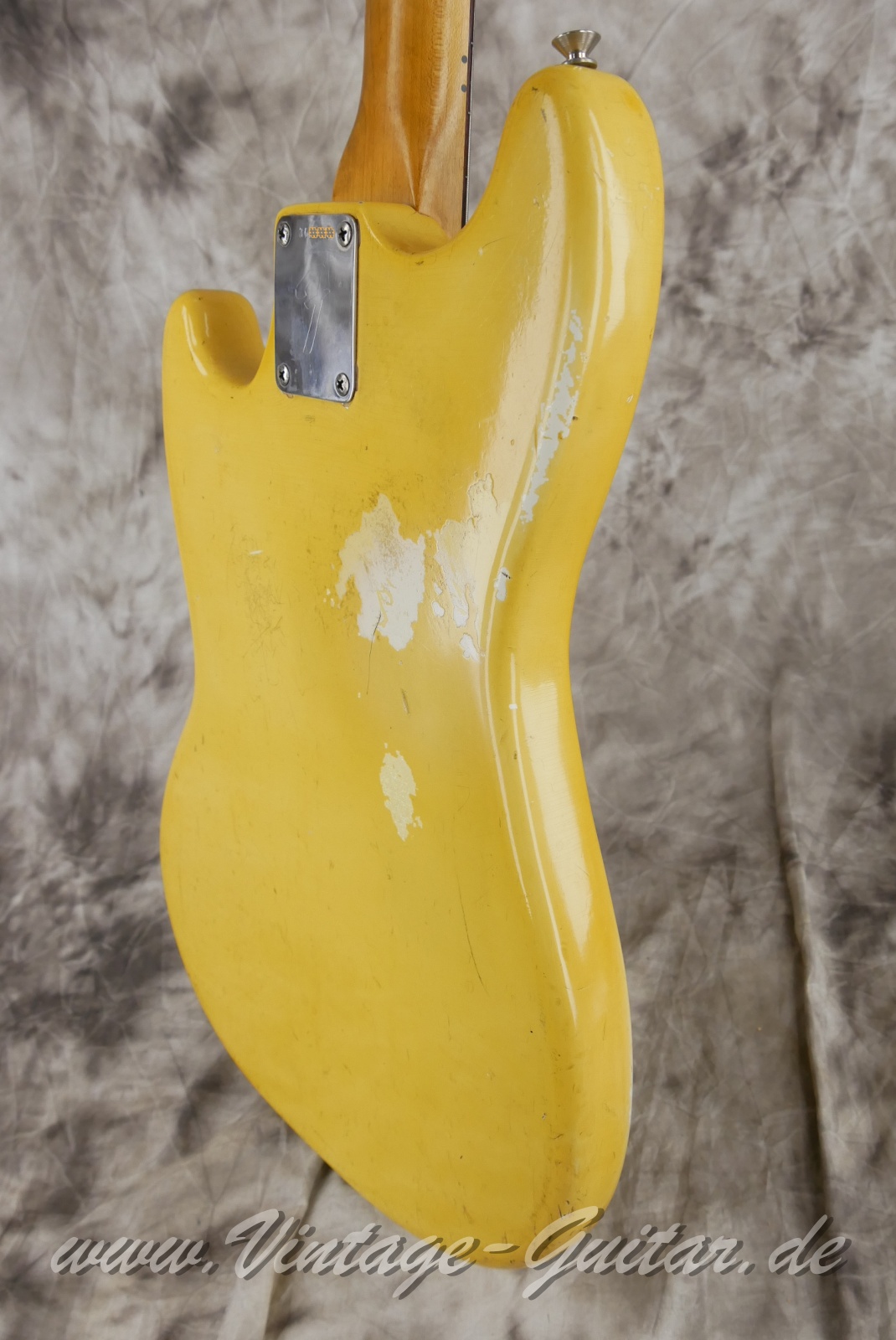 img/vintage/5586/Fender_Musicmaster_Bass_olympic_white_1972-012.JPG
