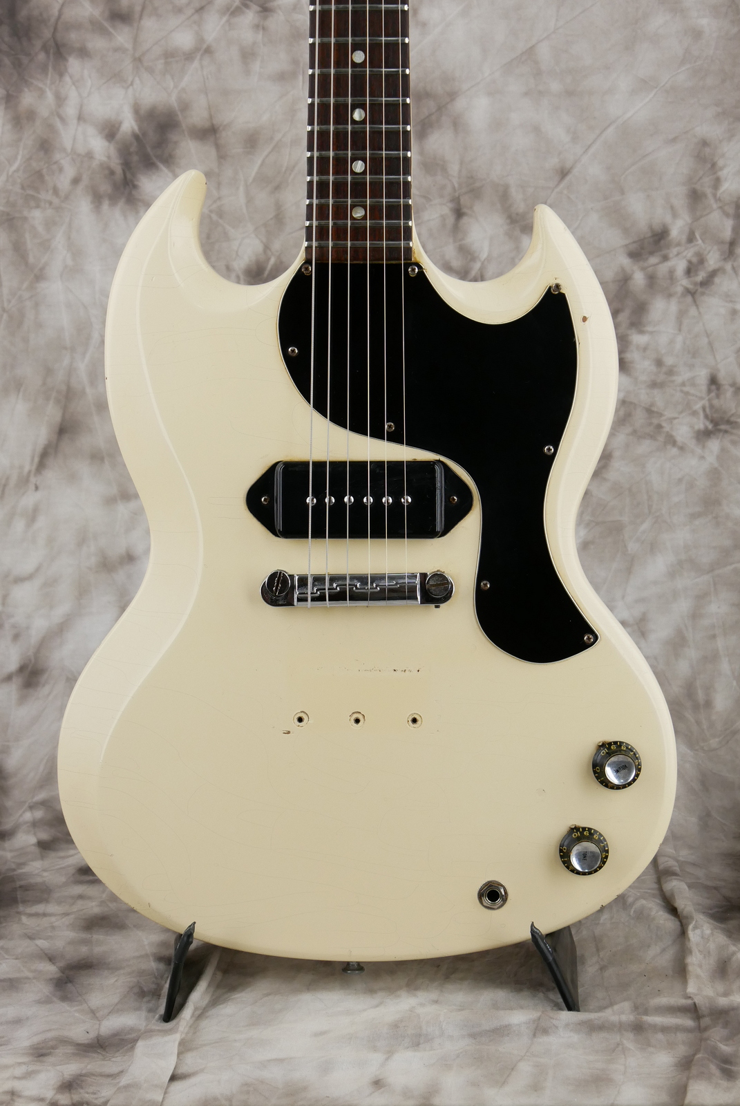 Gibson_SG_Junior_white_1966-003.JPG