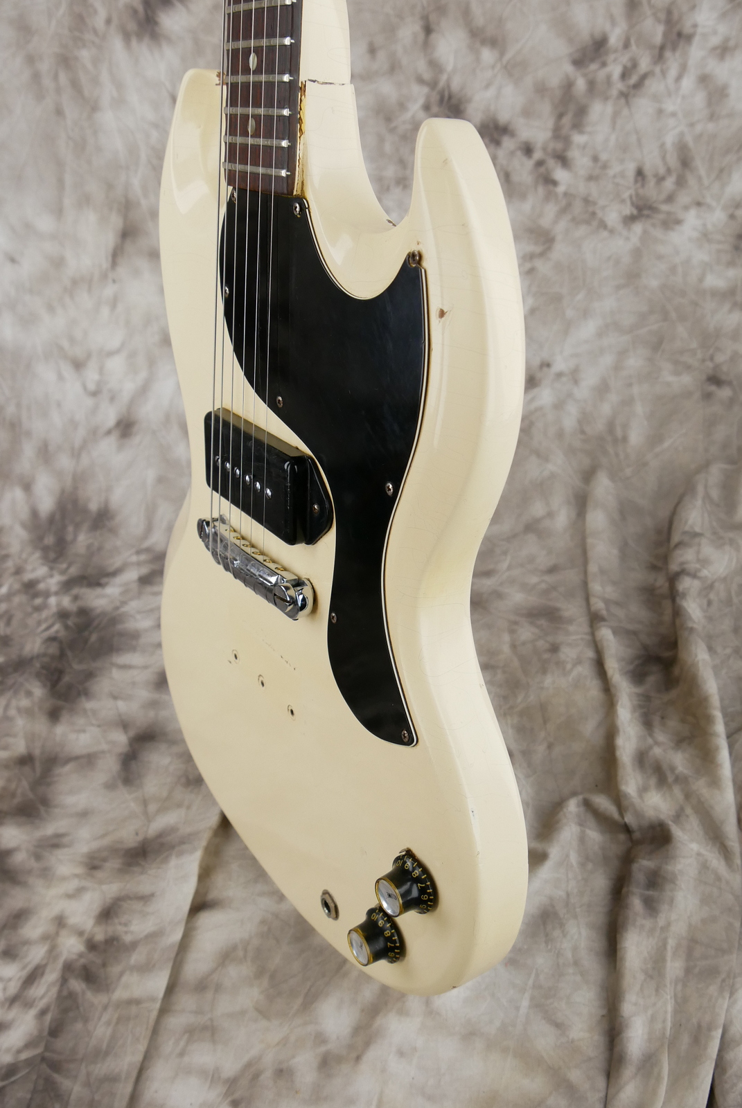 Gibson_SG_Junior_white_1966-006.JPG