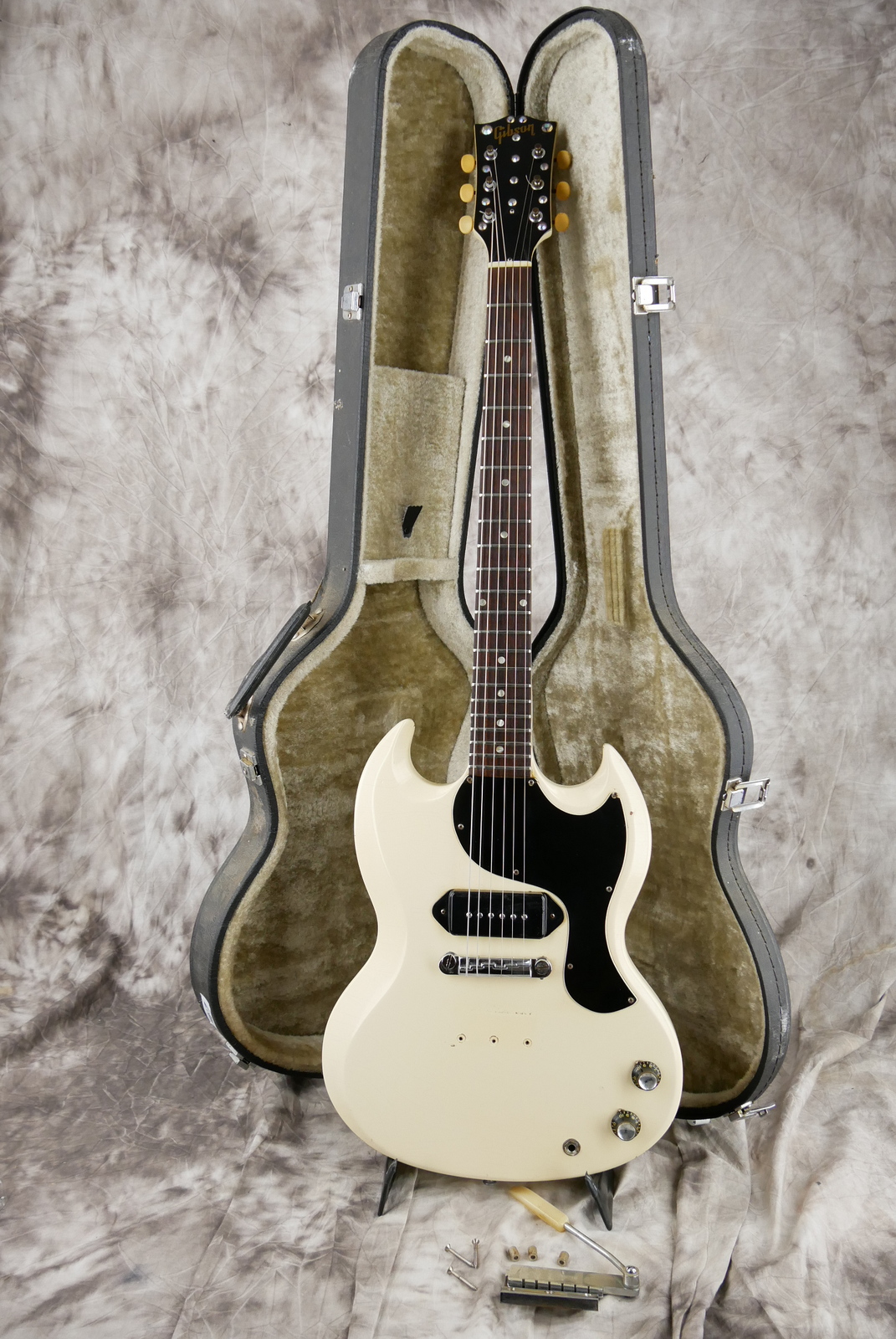 Gibson_SG_Junior_white_1966-018.JPG