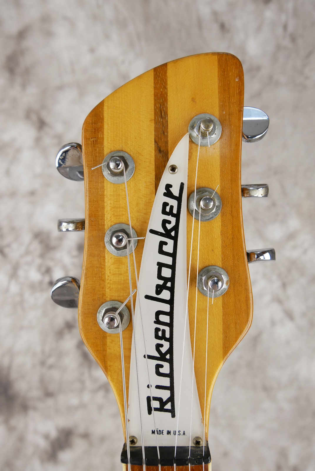 Rickenbacker_360_maple_glo_1973-009.JPG