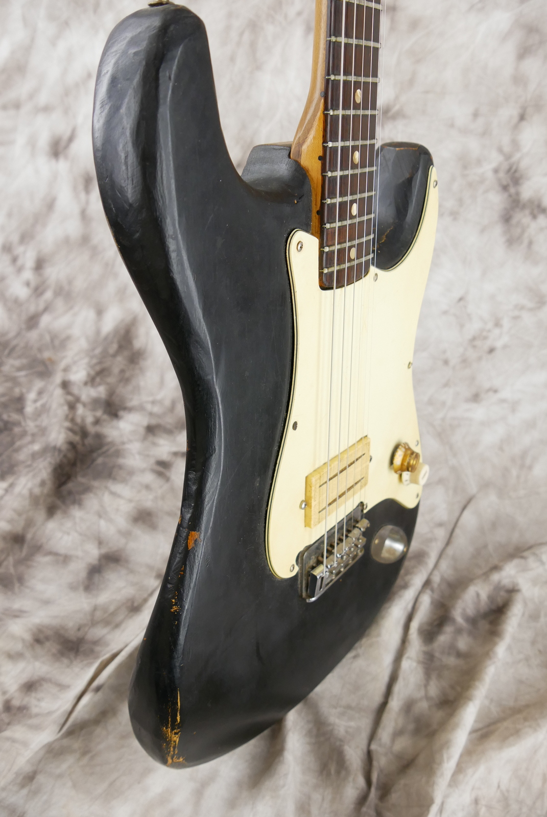 Fender_Stratocaster_one_humbucker_tinkered_black_1971_73-005.JPG
